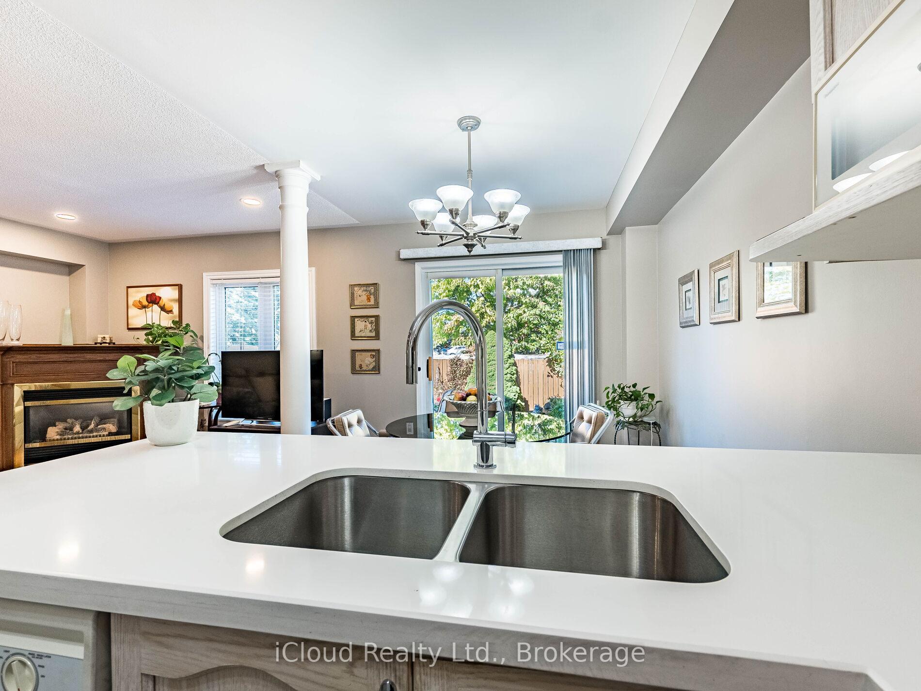 Photo 9 of 82 Hanton Crescent, Caledon, Bolton East — HOMEH