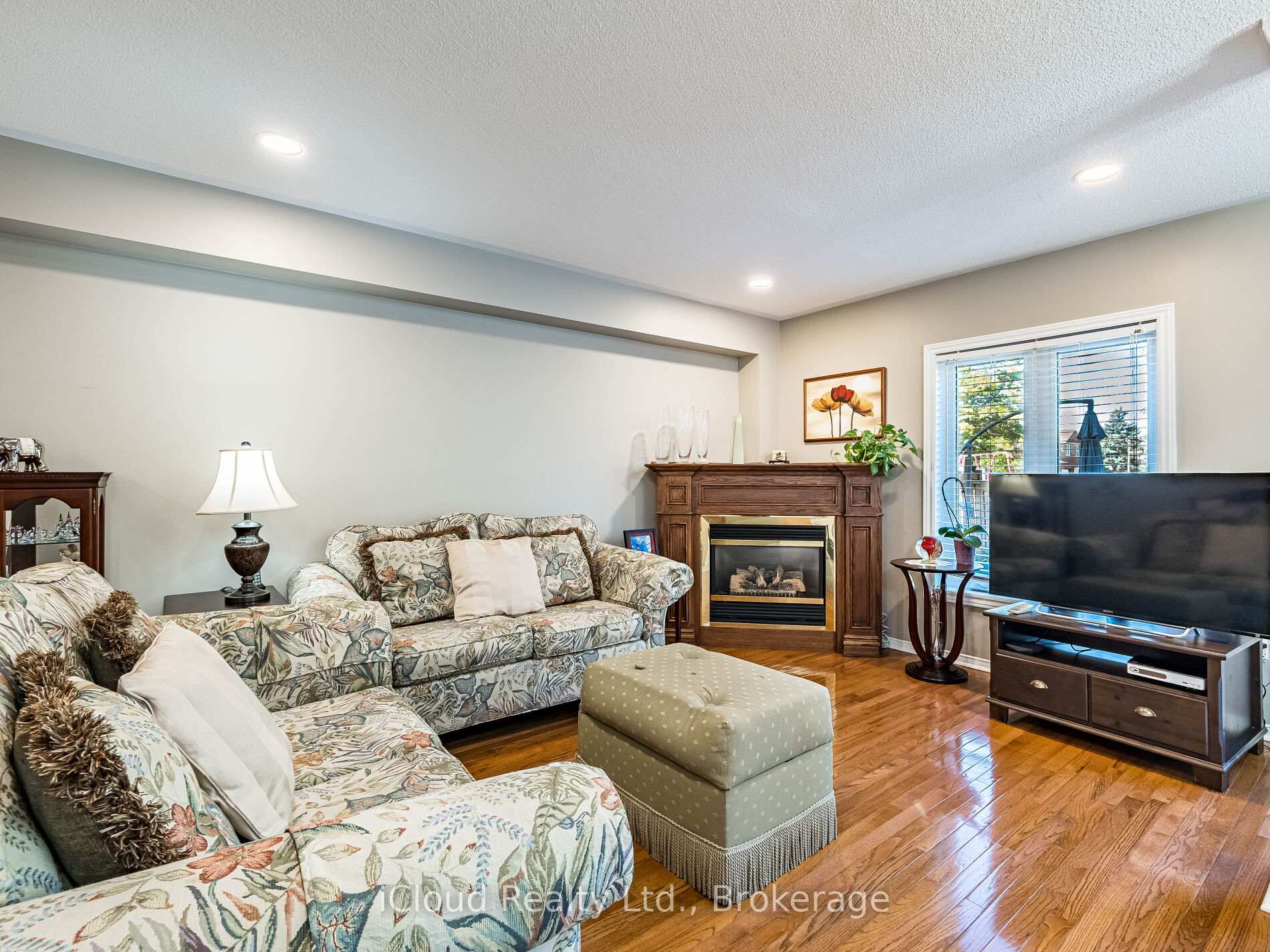 Photo 14 of 82 Hanton Crescent, Caledon, Bolton East — HOMEH