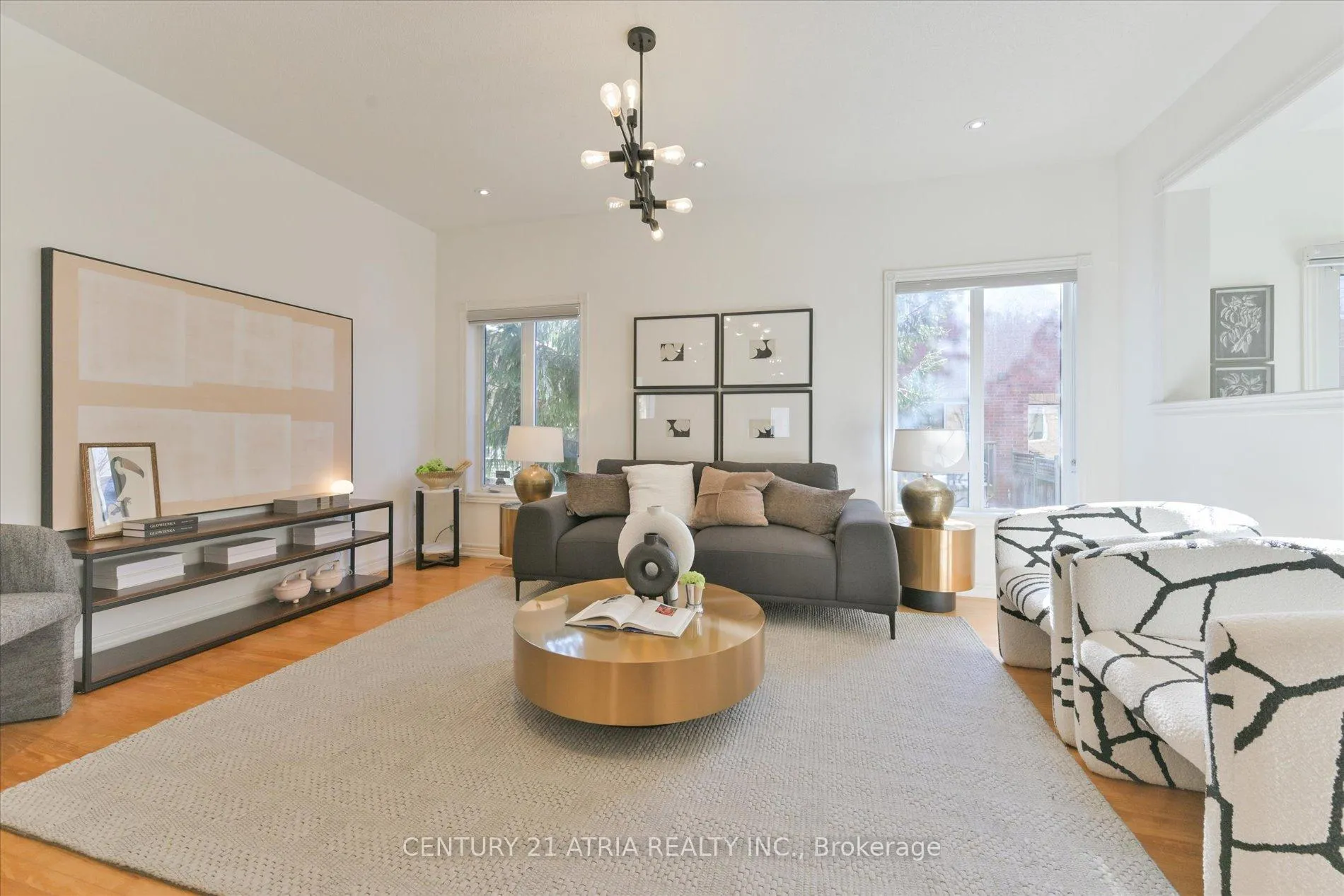 Photo 7 of 64 Drew Kelly Way, Markham, Buttonville — HOMEH