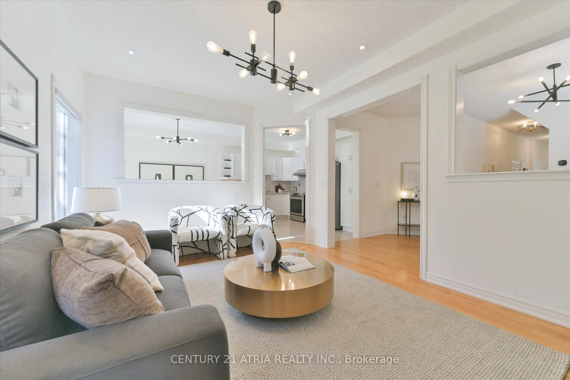 Photo 8 of 64 Drew Kelly Way, Markham, Buttonville — HOMEH