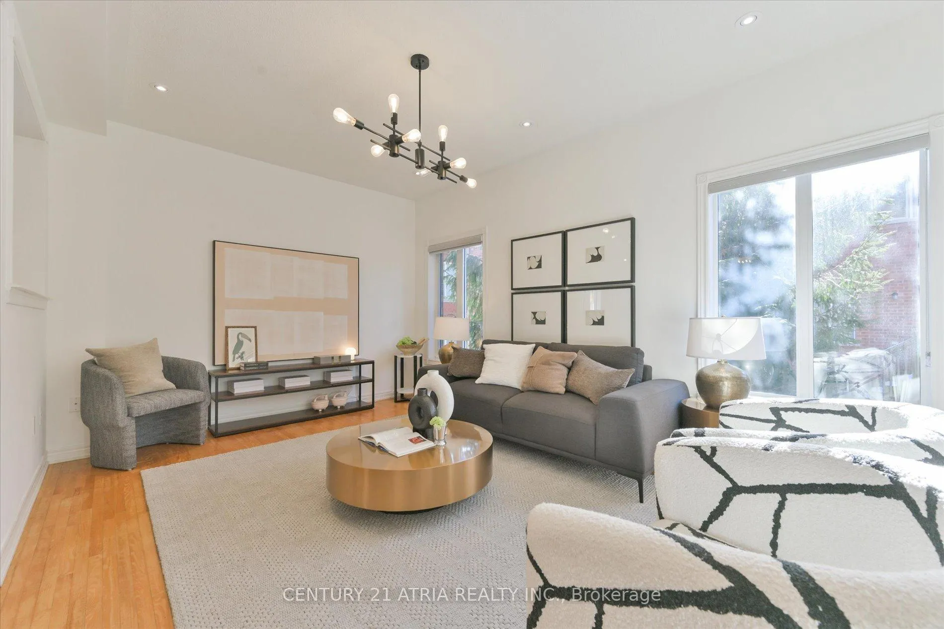 Photo 9 of 64 Drew Kelly Way, Markham, Buttonville — HOMEH