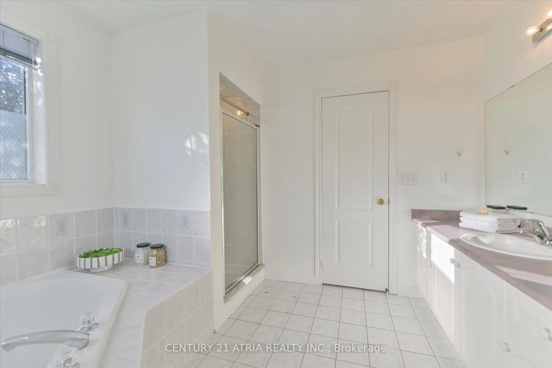 Photo 22 of 64 Drew Kelly Way, Markham, Buttonville — HOMEH