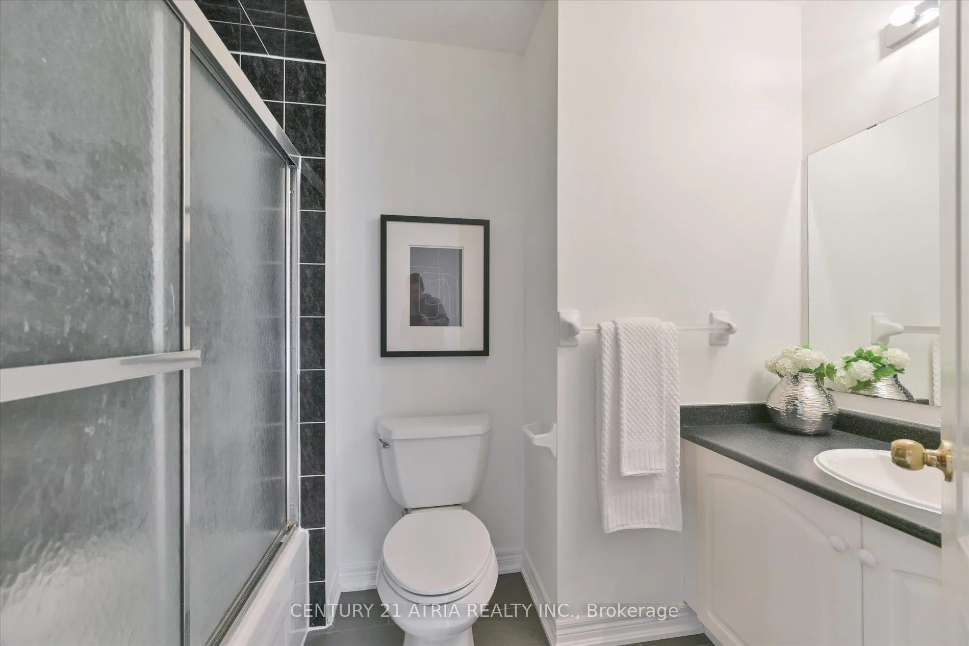 Photo 26 of 64 Drew Kelly Way, Markham, Buttonville — HOMEH