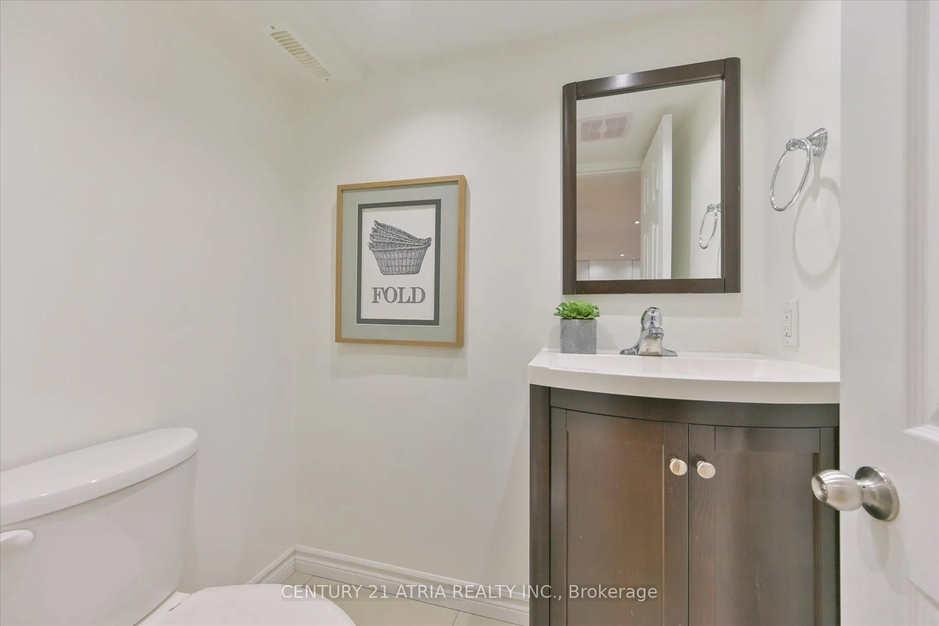 Photo 34 of 64 Drew Kelly Way, Markham, Buttonville — HOMEH