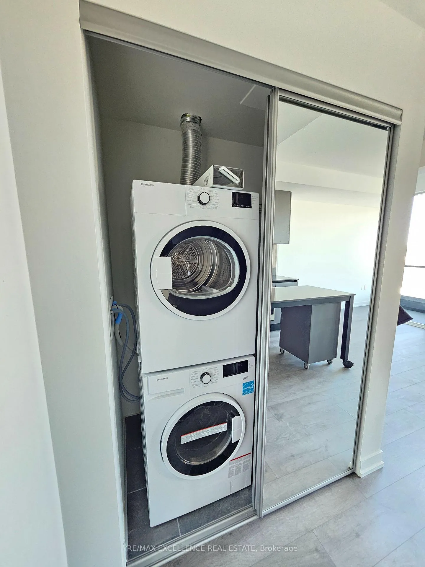 Photo 7 of Unit 905, 39 Mary Street, Barrie, City Centre — HOMEH