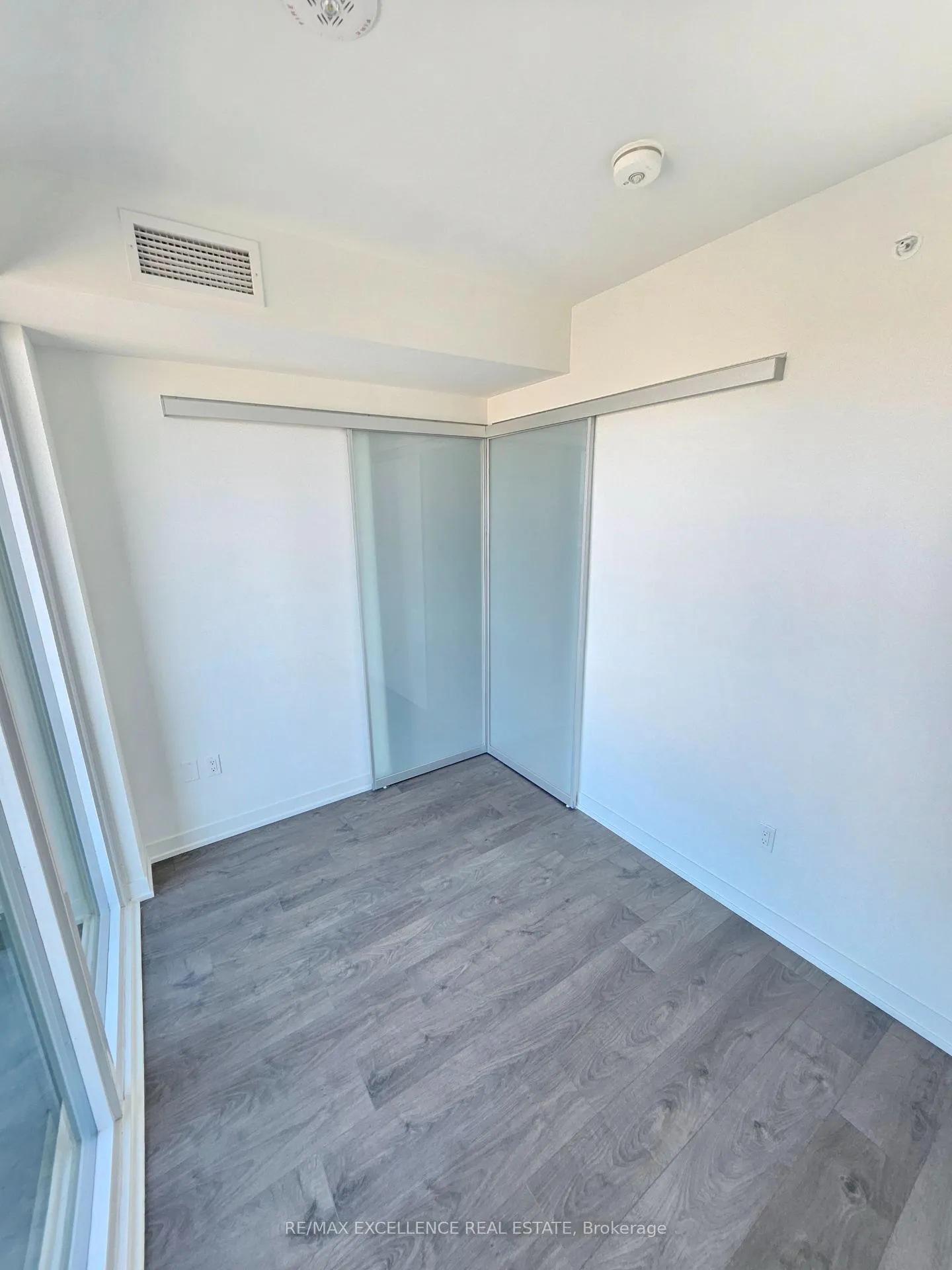Photo 11 of Unit 905, 39 Mary Street, Barrie, City Centre — HOMEH