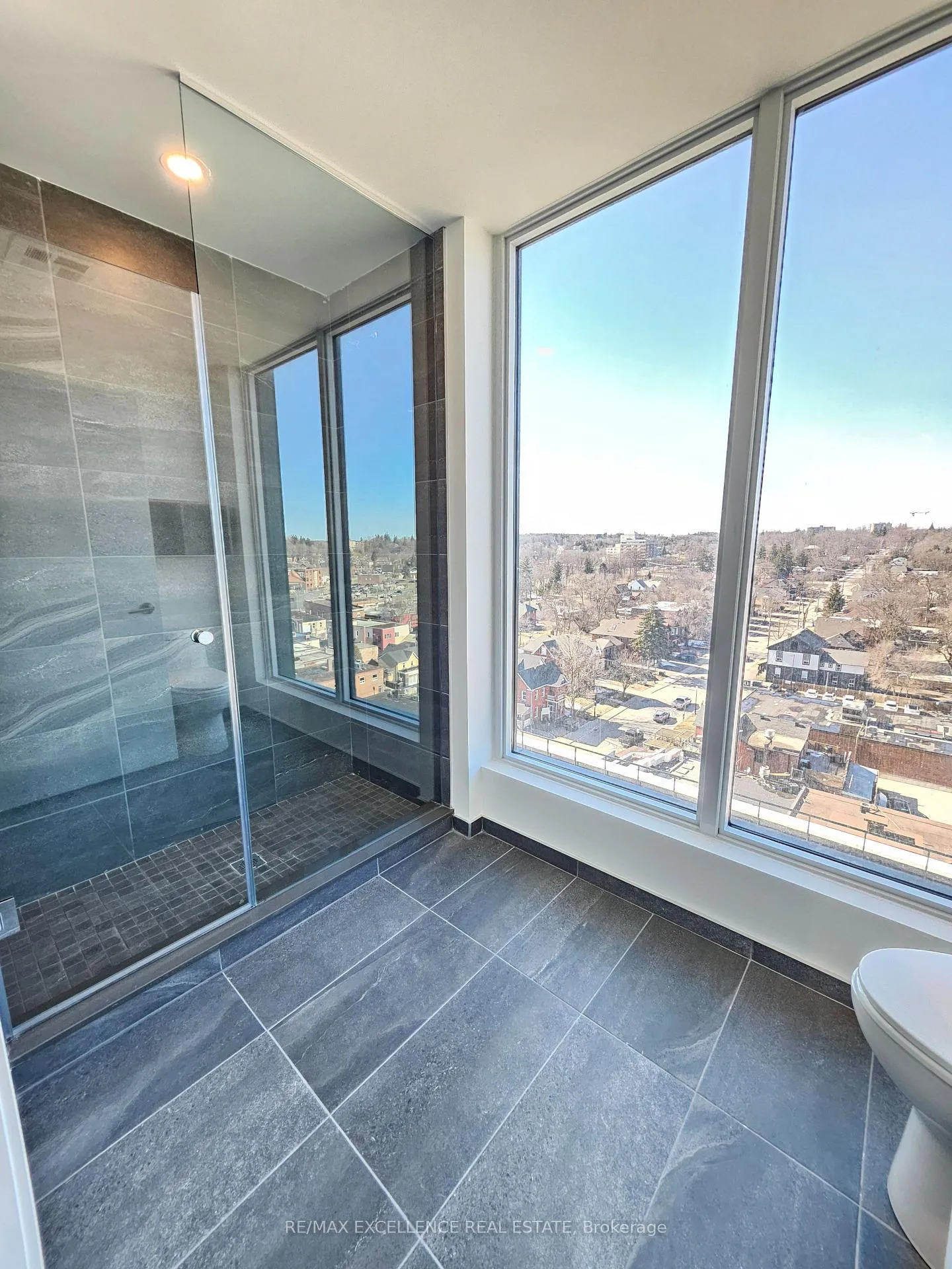 Photo 20 of Unit 905, 39 Mary Street, Barrie, City Centre — HOMEH