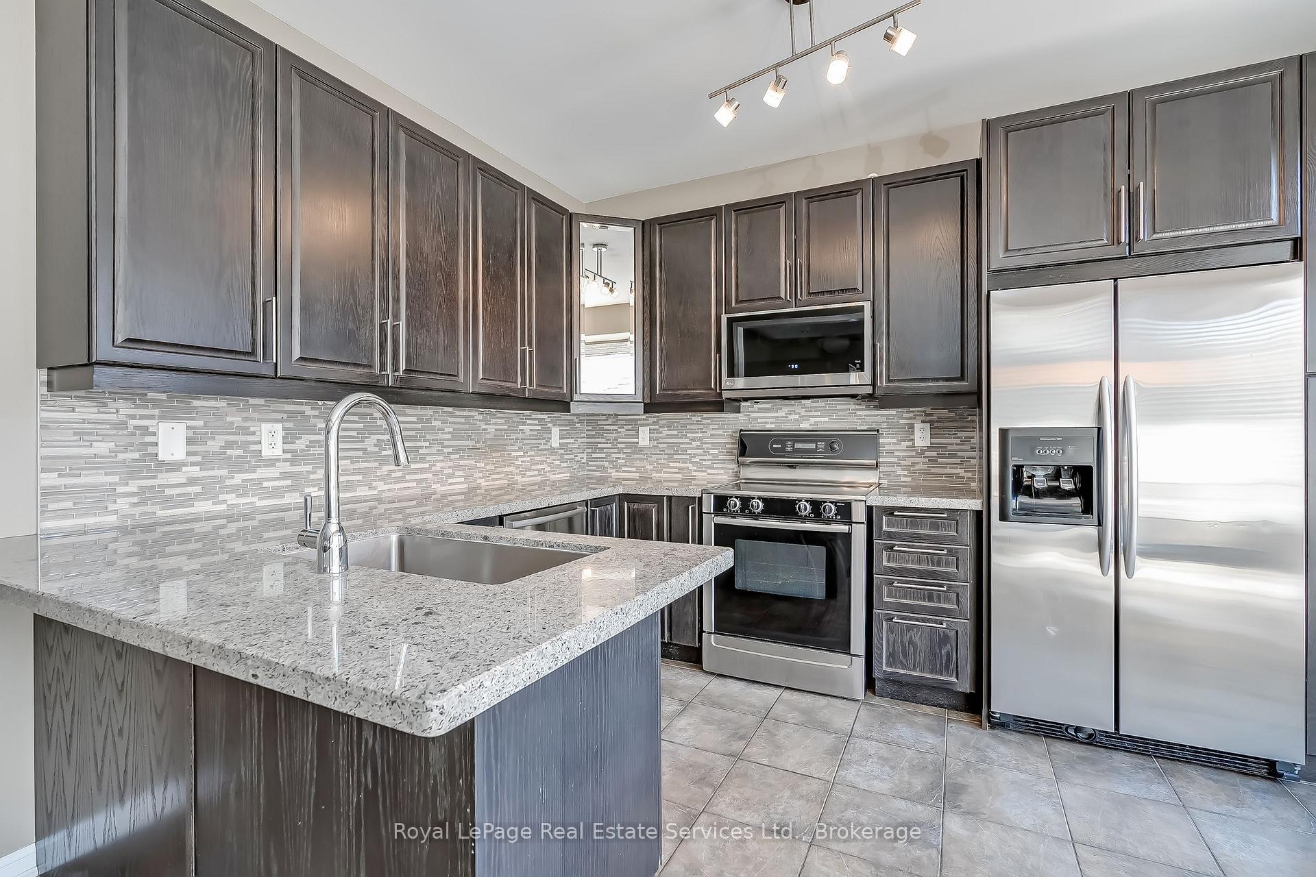 Photo 8 of 3188 Bunkerhill Place, Burlington, Alton — HOMEH