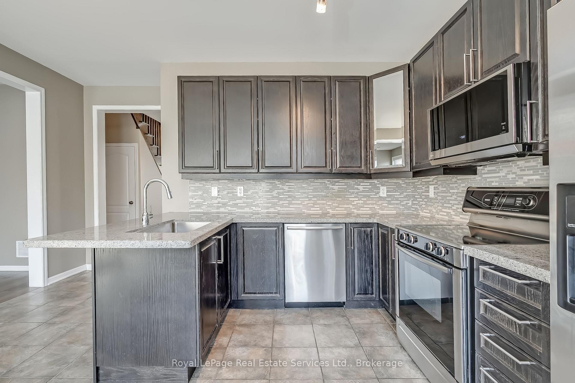 Photo 9 of 3188 Bunkerhill Place, Burlington, Alton — HOMEH
