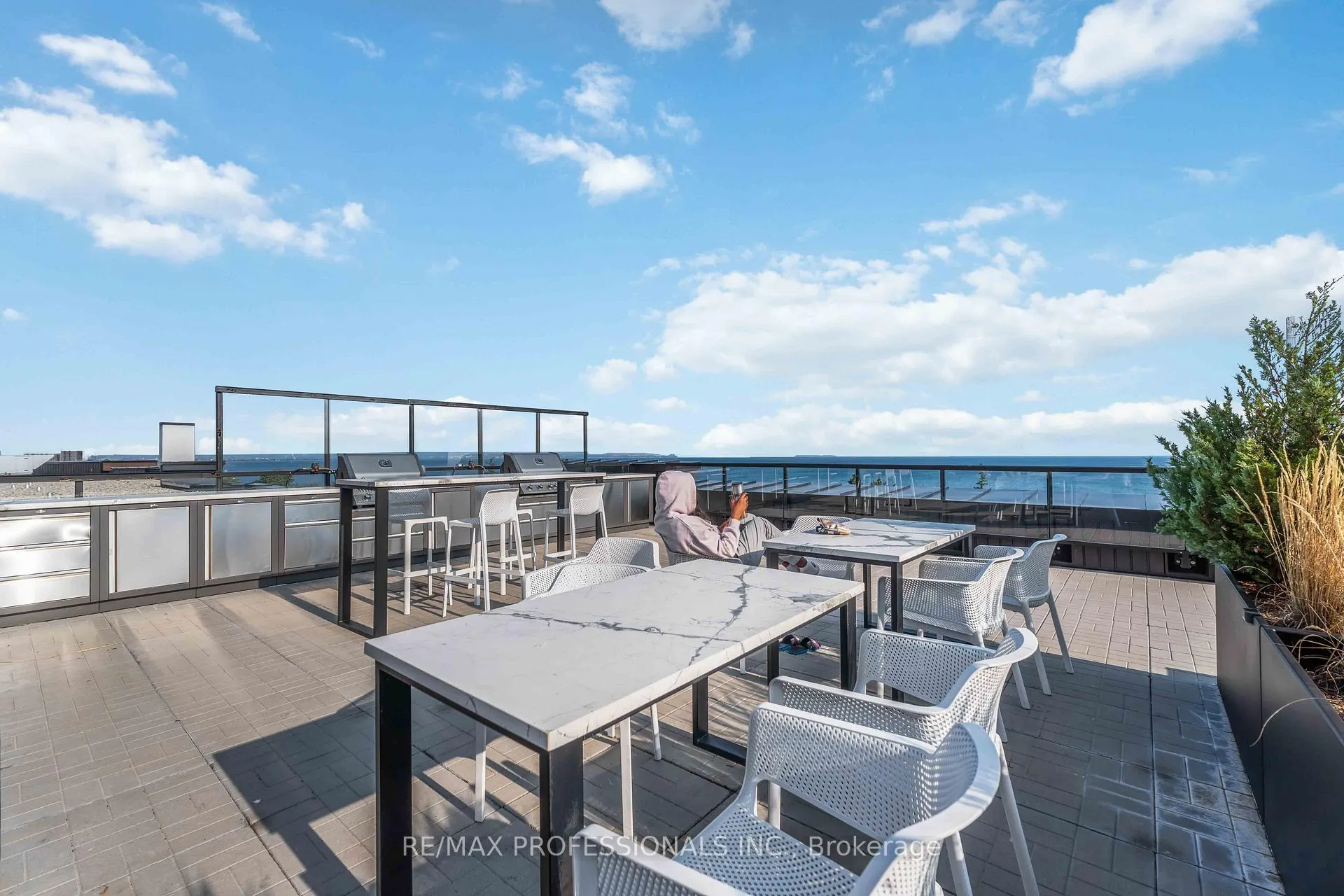 Photo 27 of Unit 207, 600 North Service Road, Hamilton, Lakeshore — HOMEH