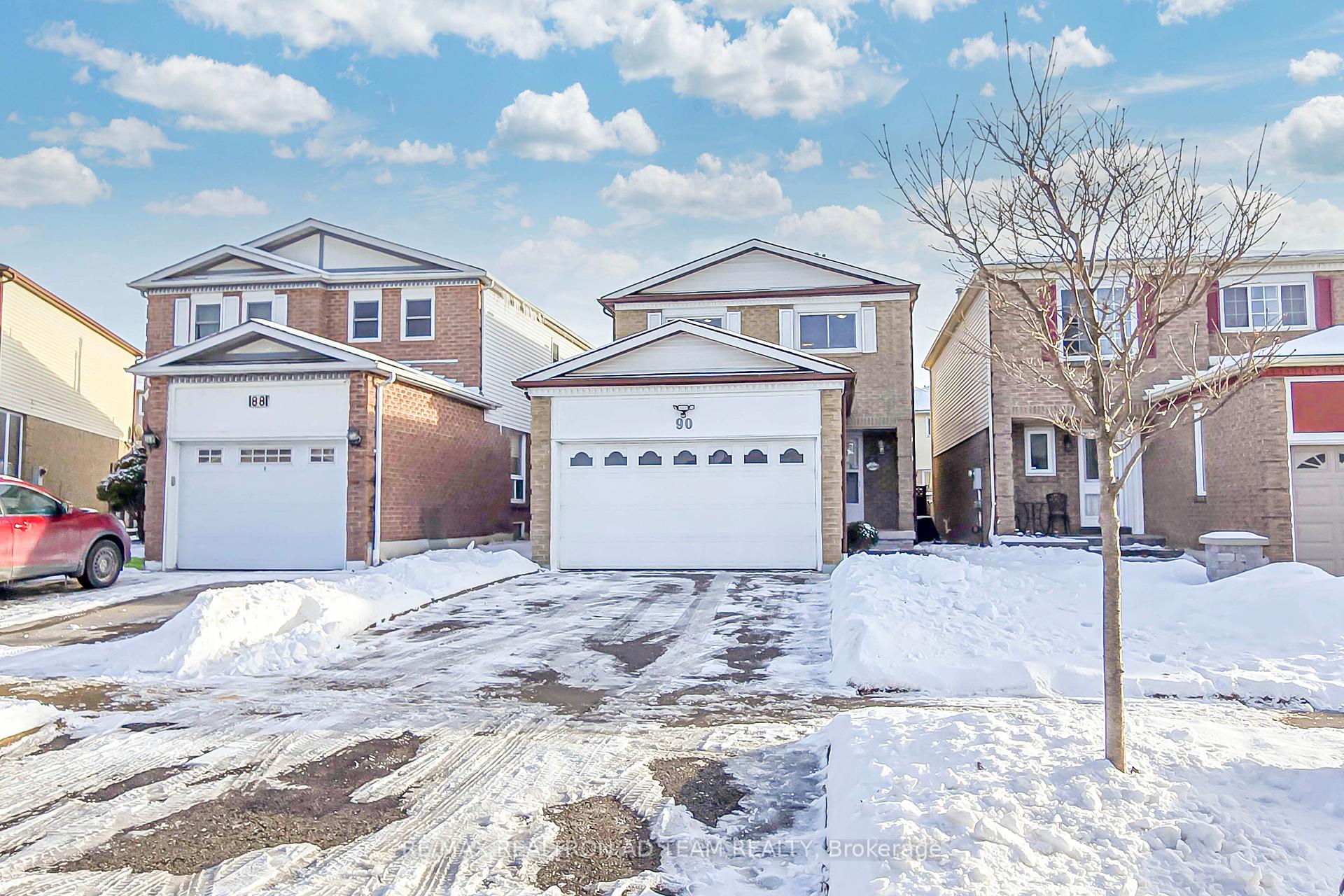 Photo 2 of 90 Reed Drive, Ajax, Central — HOMEH
