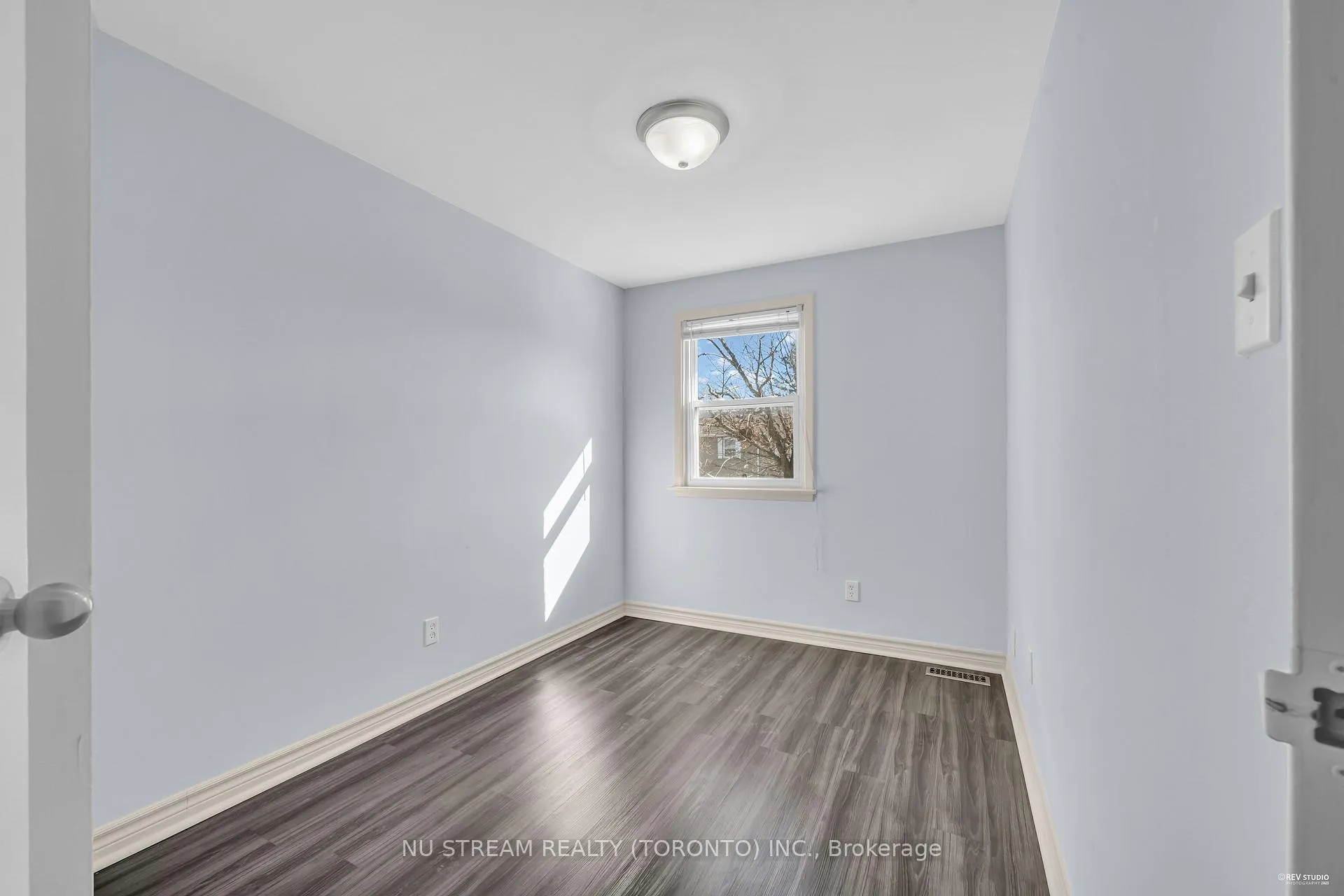 Photo 15 of 1934 John Street, Markham, Bayview Fairway-Bayview Country Club Estates — HOMEH