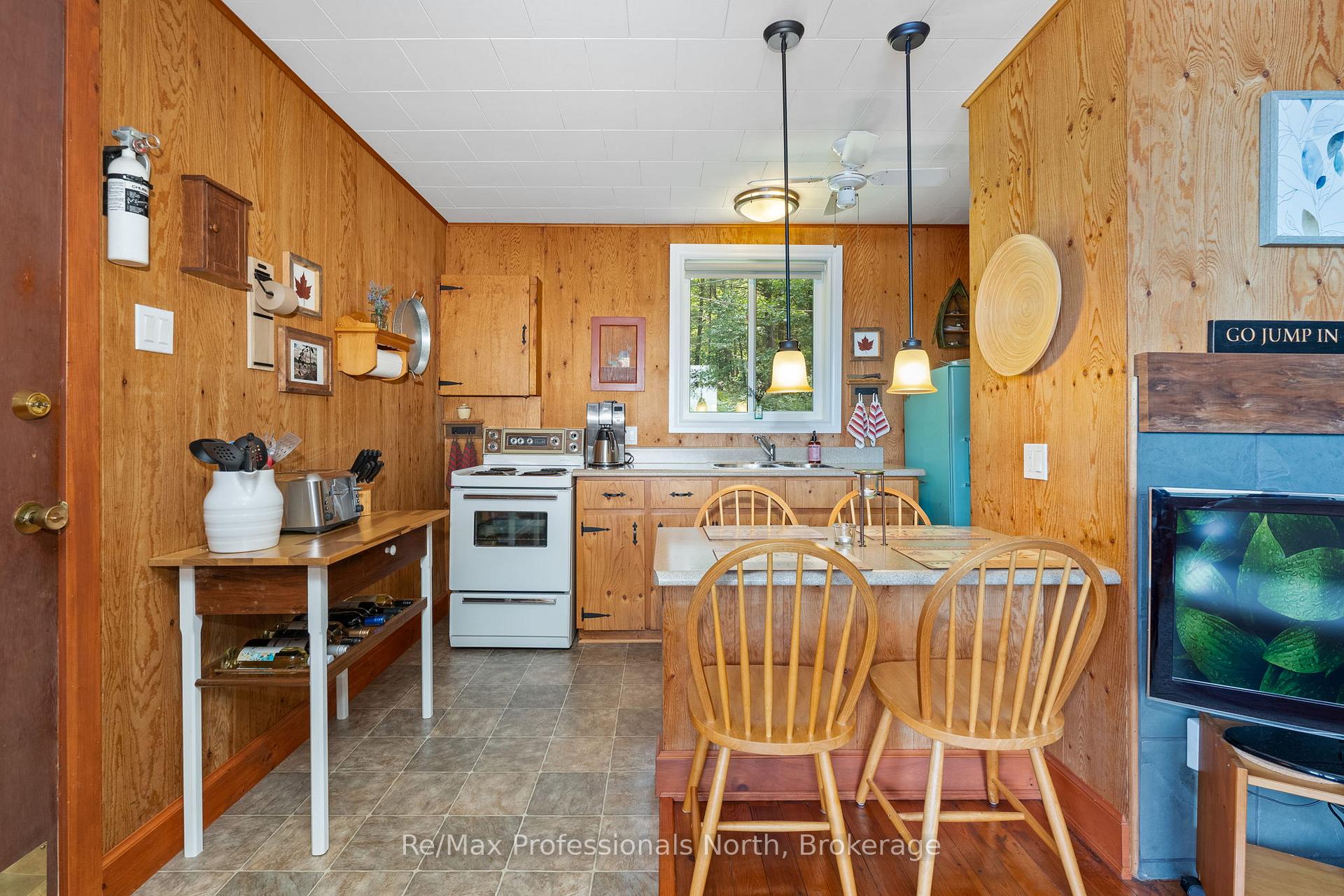 Photo 21 of 1020 Road 2000, Gravenhurst, Morrison — HOMEH