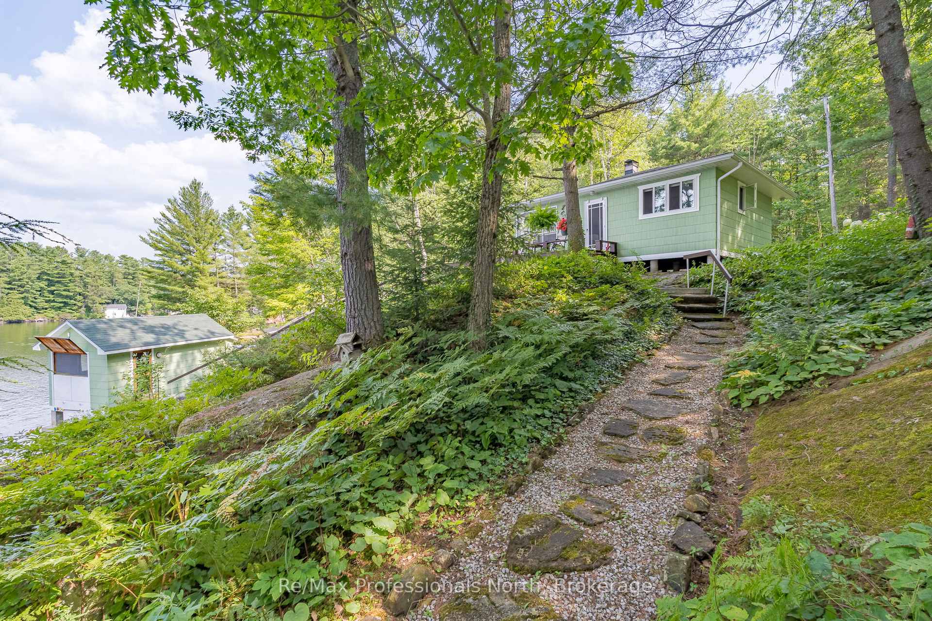 Photo 33 of 1020 Road 2000, Gravenhurst, Morrison — HOMEH