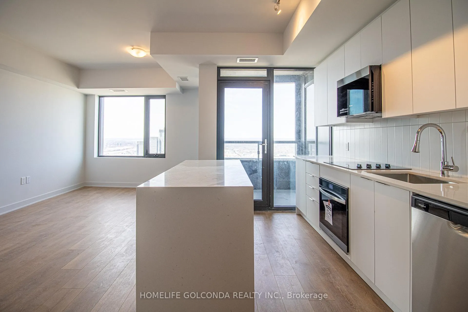 Photo 7 of Unit 4704, 2920 Highway 7 Road, Vaughan, Concord — HOMEH