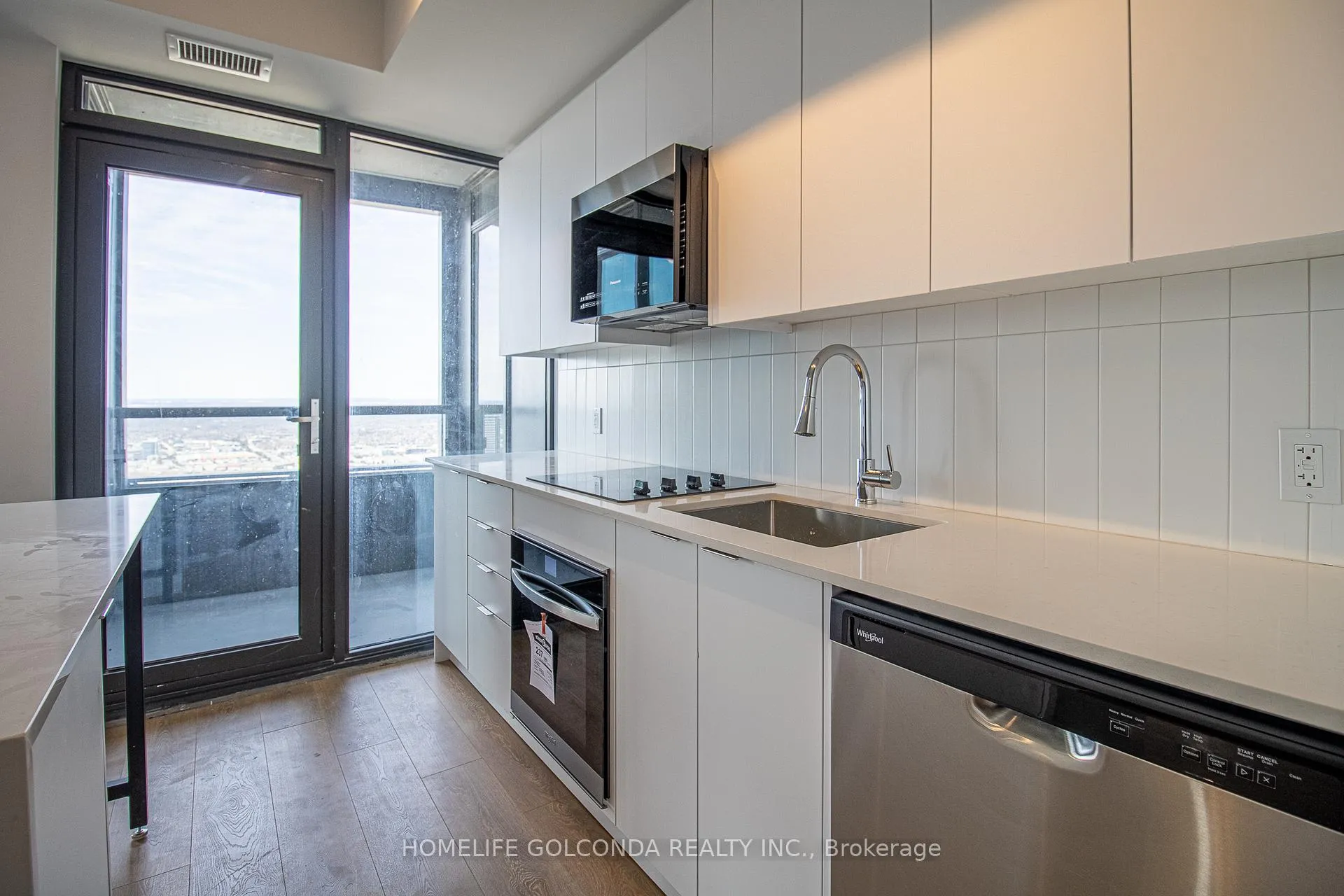 Photo 8 of Unit 4704, 2920 Highway 7 Road, Vaughan, Concord — HOMEH