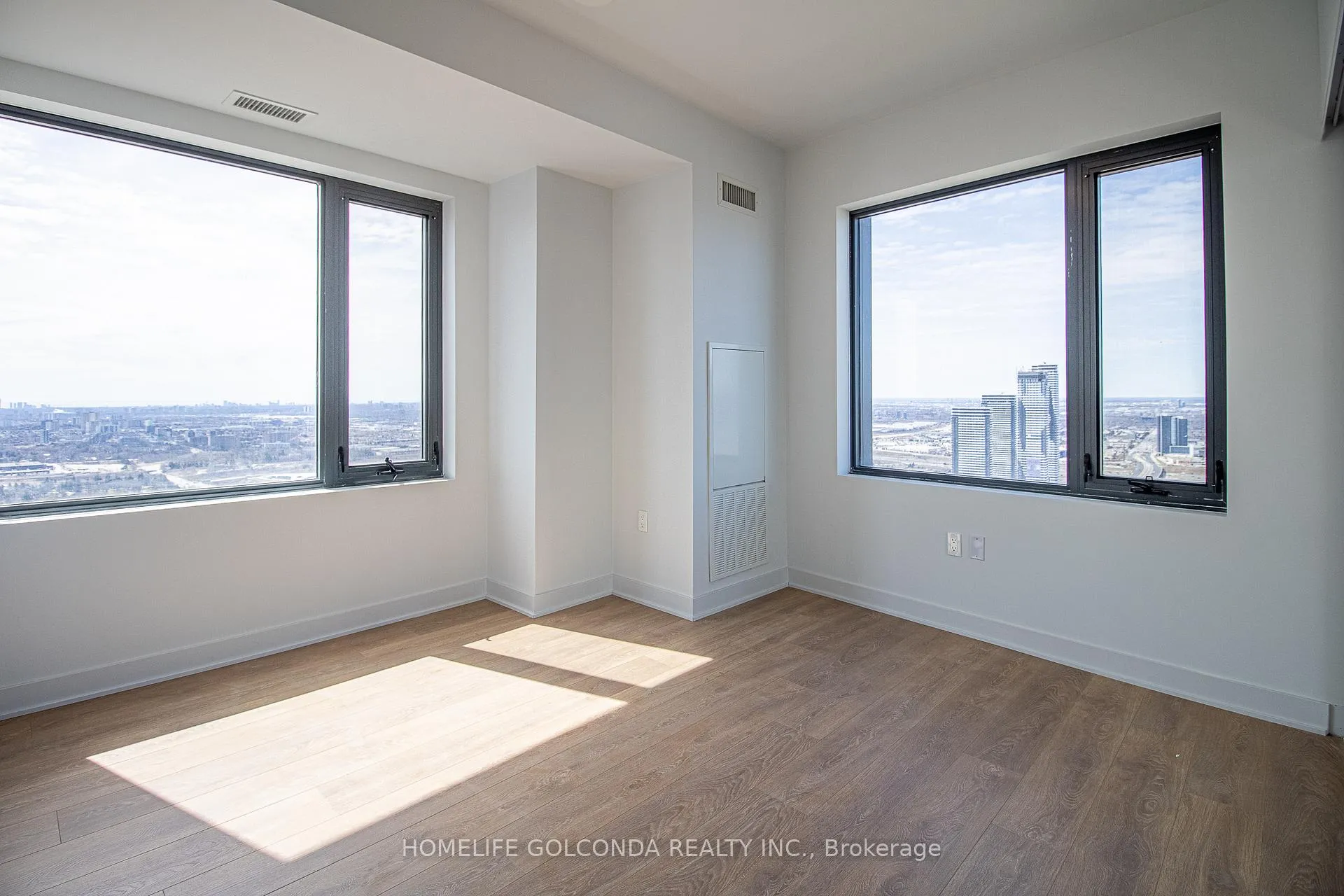 Photo 18 of Unit 4704, 2920 Highway 7 Road, Vaughan, Concord — HOMEH