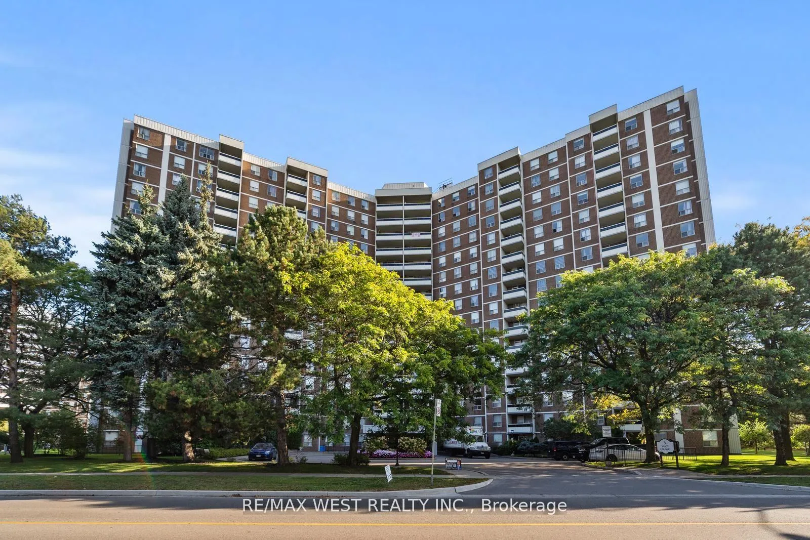 Photo 1 of Unit 614, 5 Shady Golfway, Toronto, Flemingdon Park — HOMEH