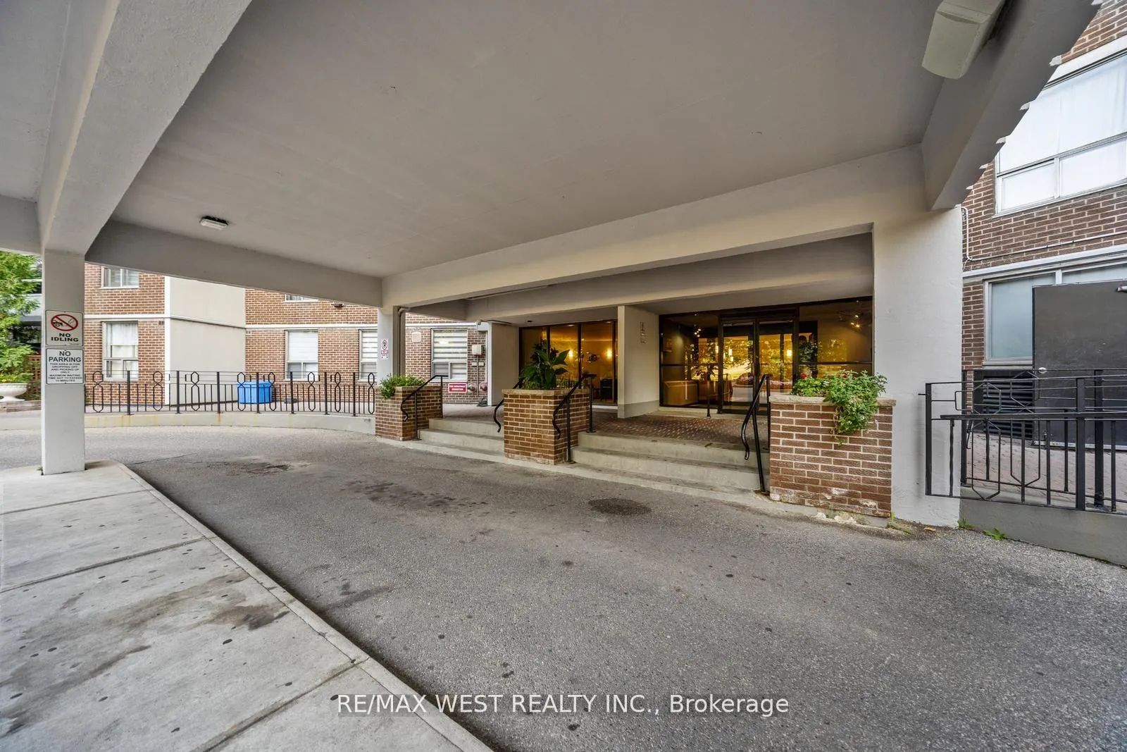 Photo 3 of Unit 614, 5 Shady Golfway, Toronto, Flemingdon Park — HOMEH