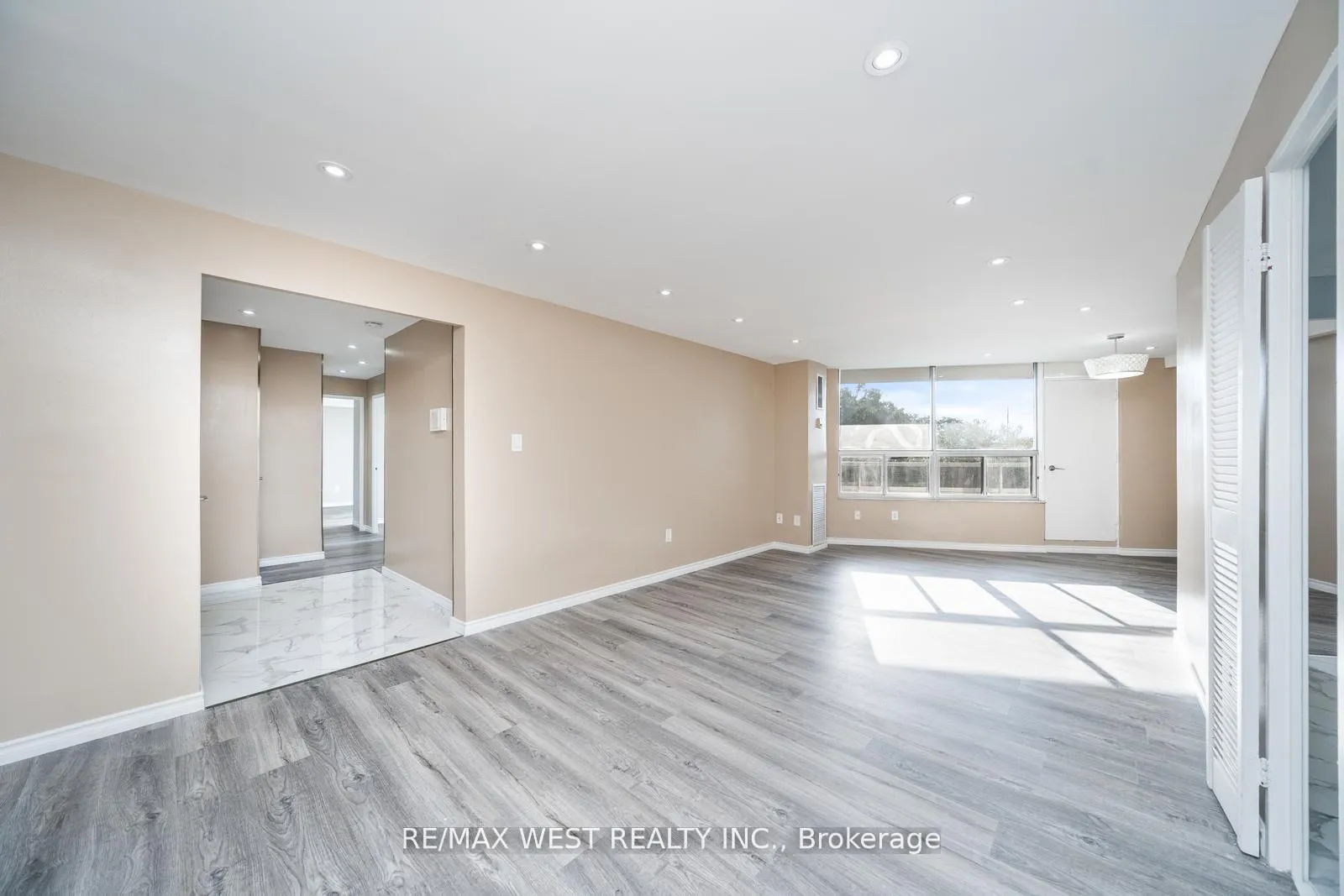 Photo 10 of Unit 614, 5 Shady Golfway, Toronto, Flemingdon Park — HOMEH