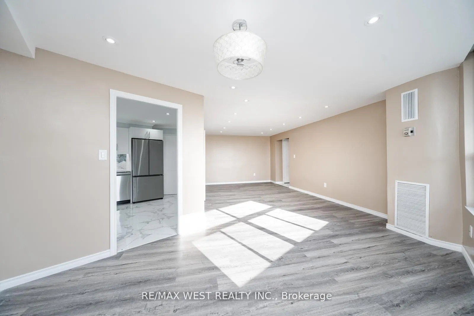 Photo 12 of Unit 614, 5 Shady Golfway, Toronto, Flemingdon Park — HOMEH
