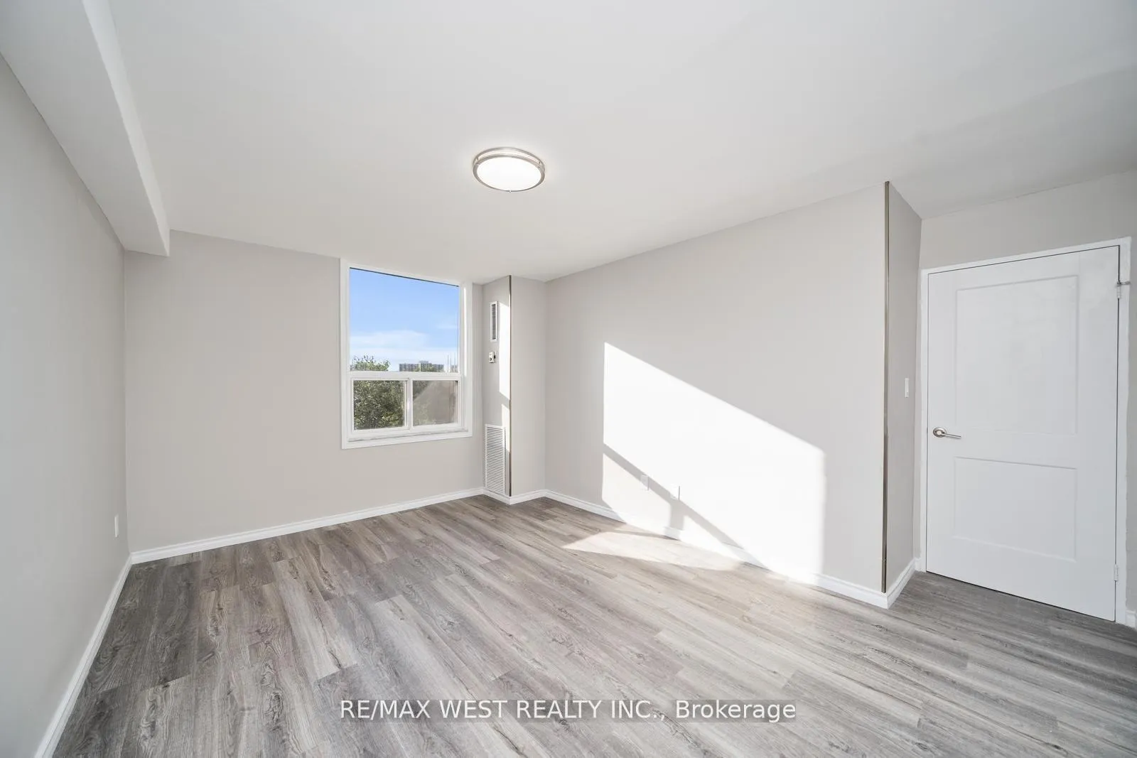 Photo 24 of Unit 614, 5 Shady Golfway, Toronto, Flemingdon Park — HOMEH