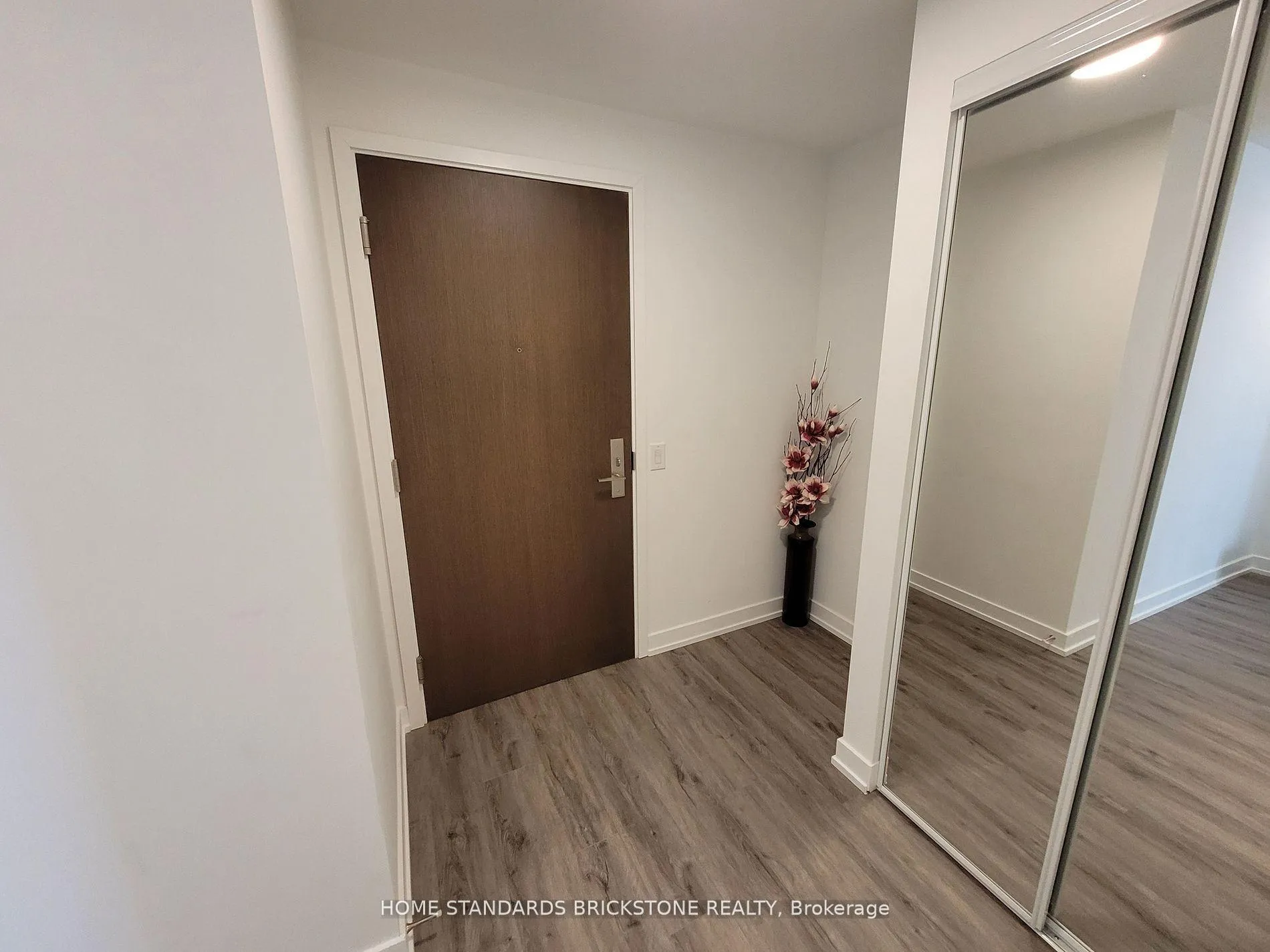 Photo 2 of Unit 1505, 39 Roehampton Avenue, Toronto, Mount Pleasant West — HOMEH