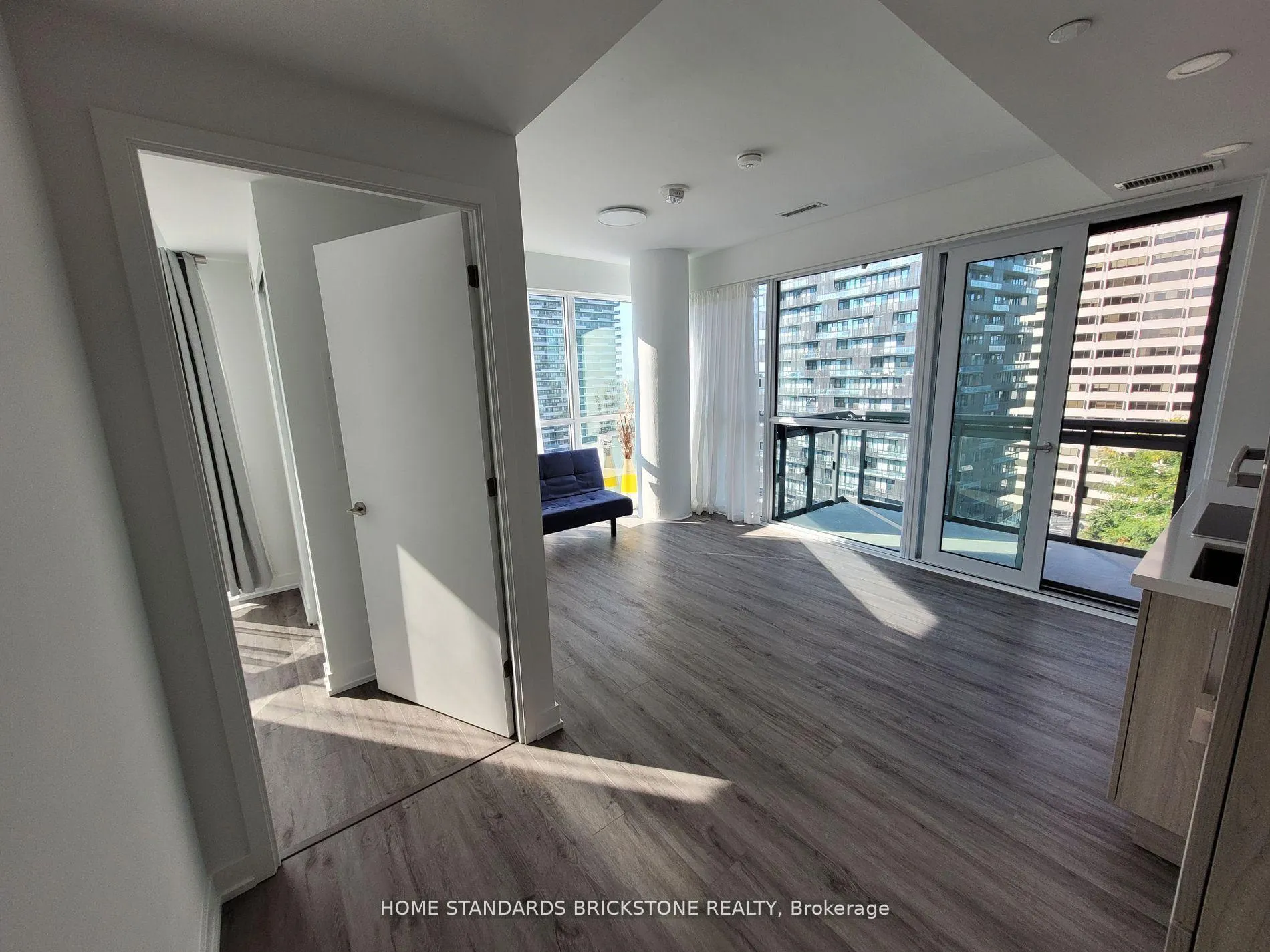 Photo 7 of Unit 1505, 39 Roehampton Avenue, Toronto, Mount Pleasant West — HOMEH