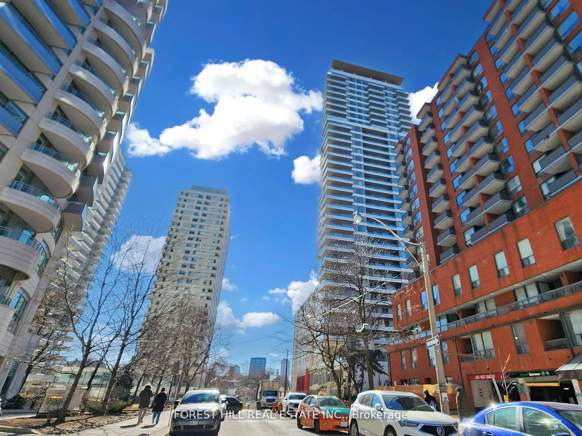 Front of Unit 2719, 50 Dunfield Avenue