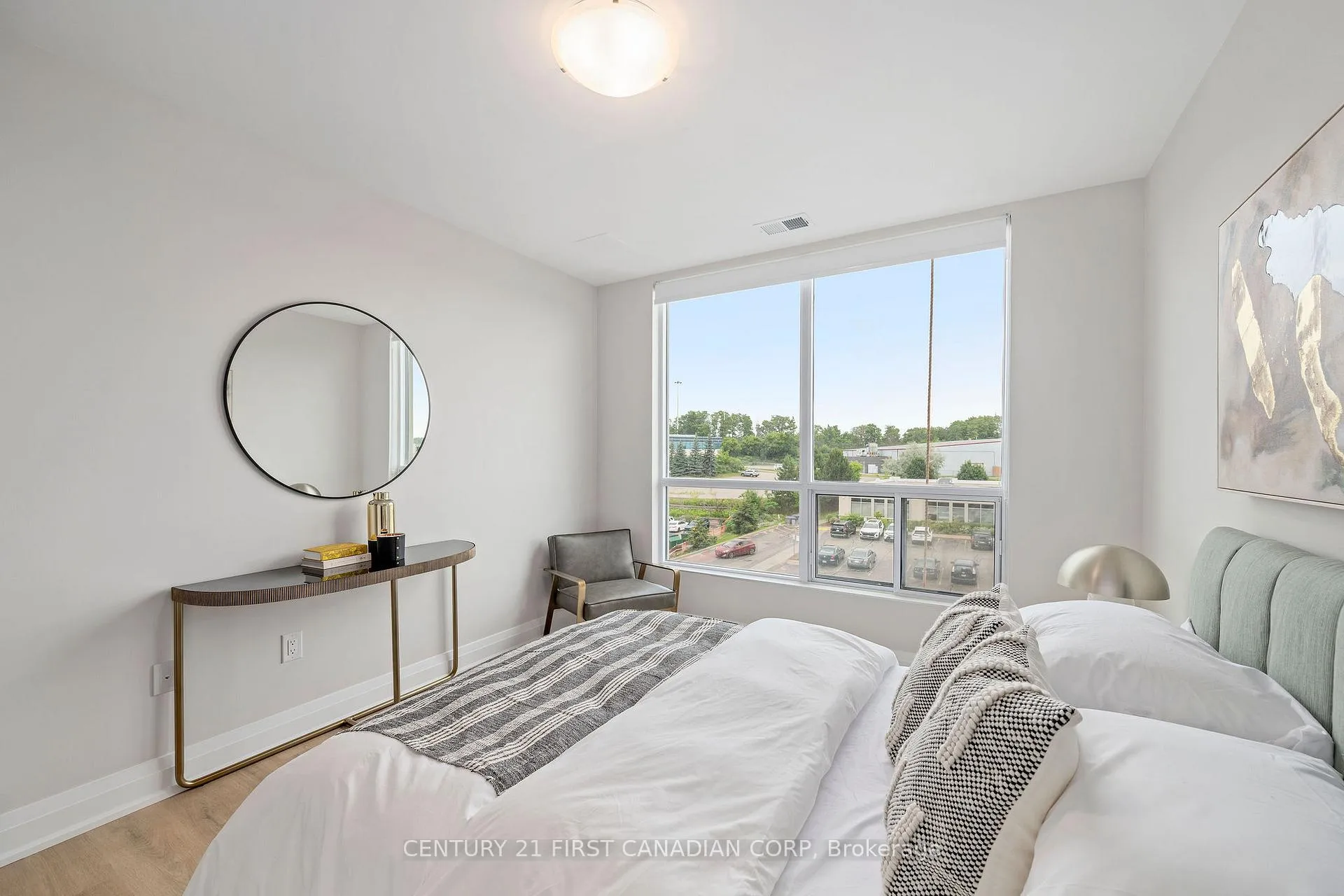 Photo 5 of Unit 806, 4286 King Street, Kitchener — HOMEH