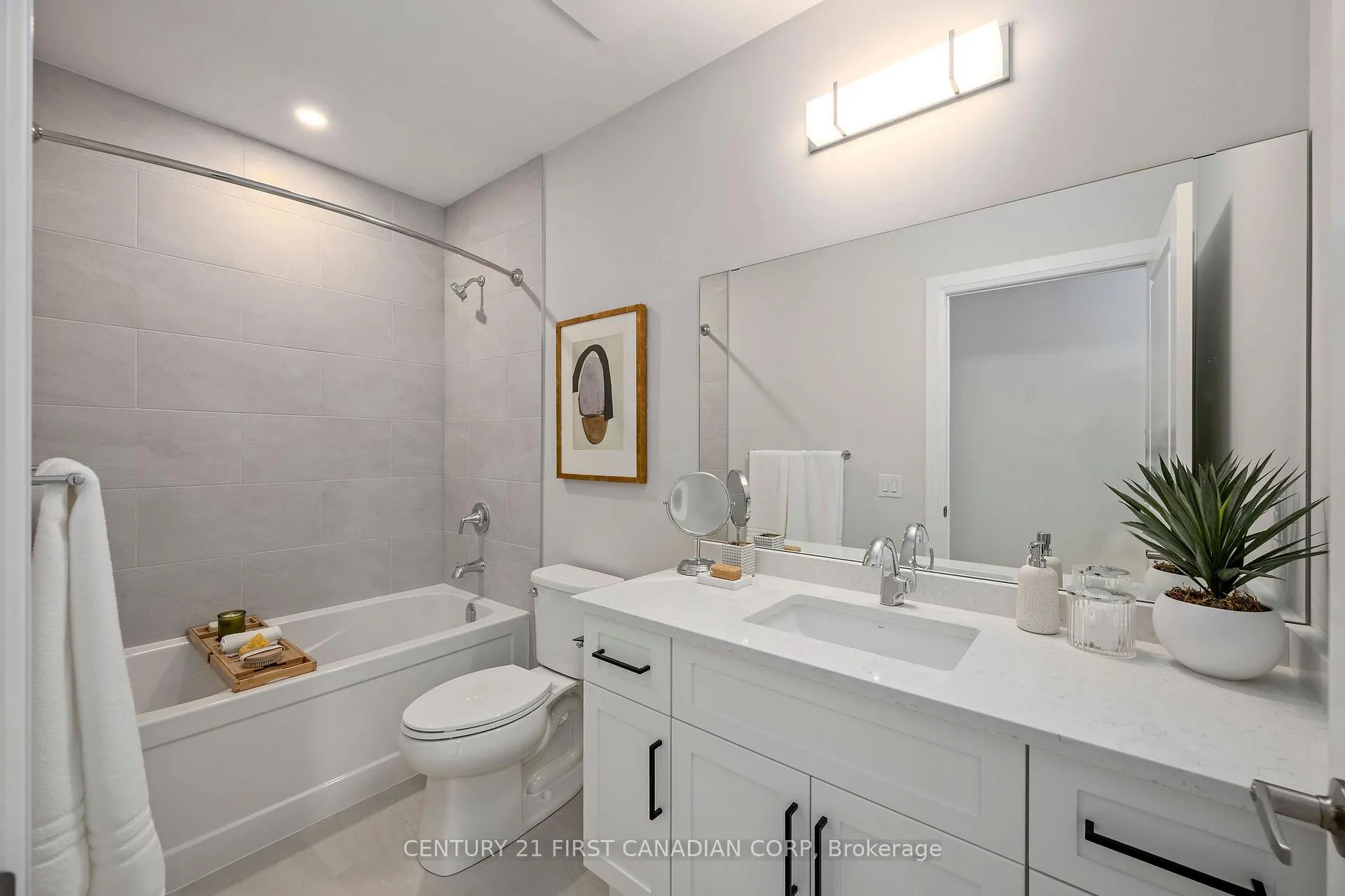 Photo 7 of Unit 806, 4286 King Street, Kitchener — HOMEH