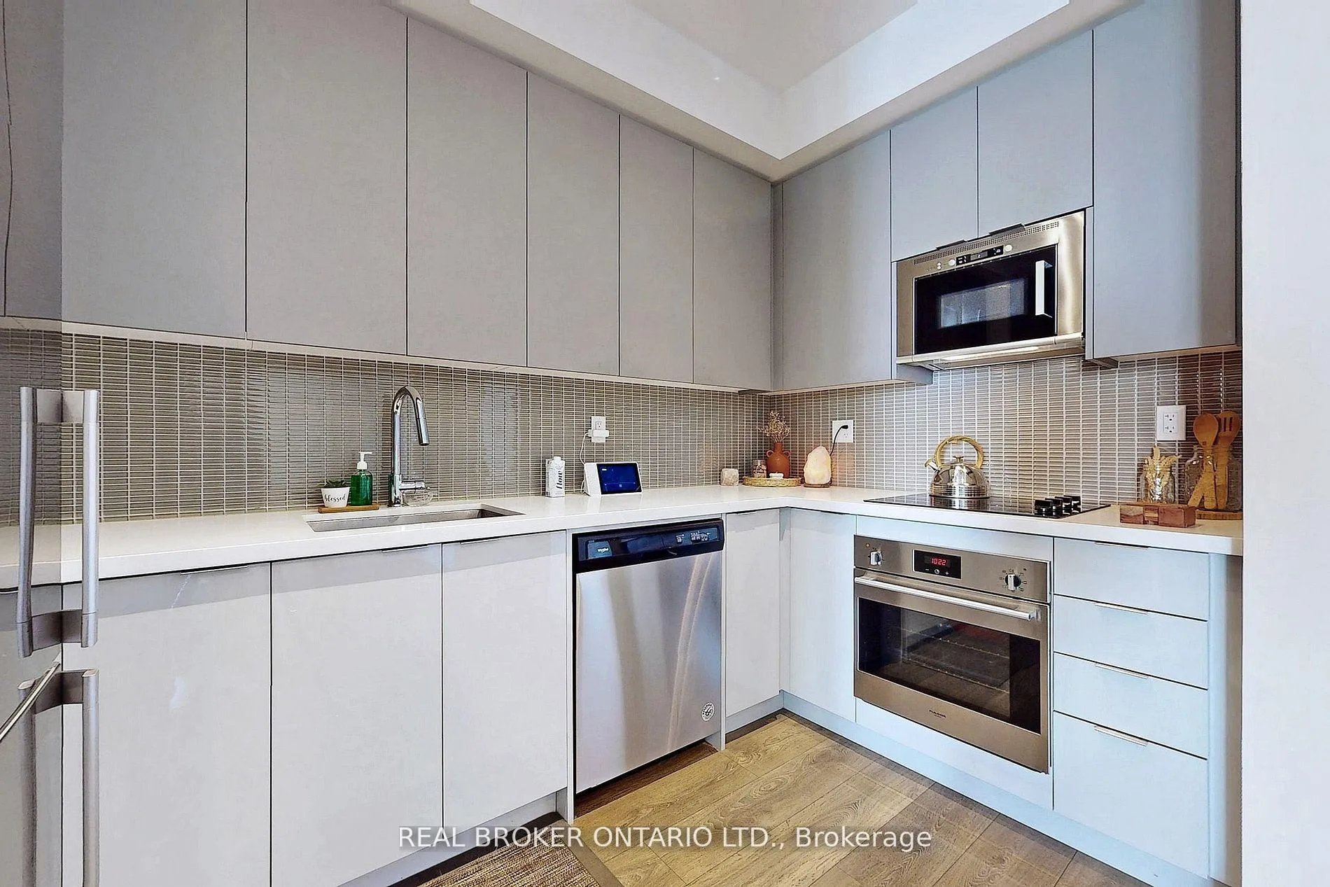 Photo 1 of Unit 3204, 2908 Highway 7 Road, Vaughan, Concord — HOMEH