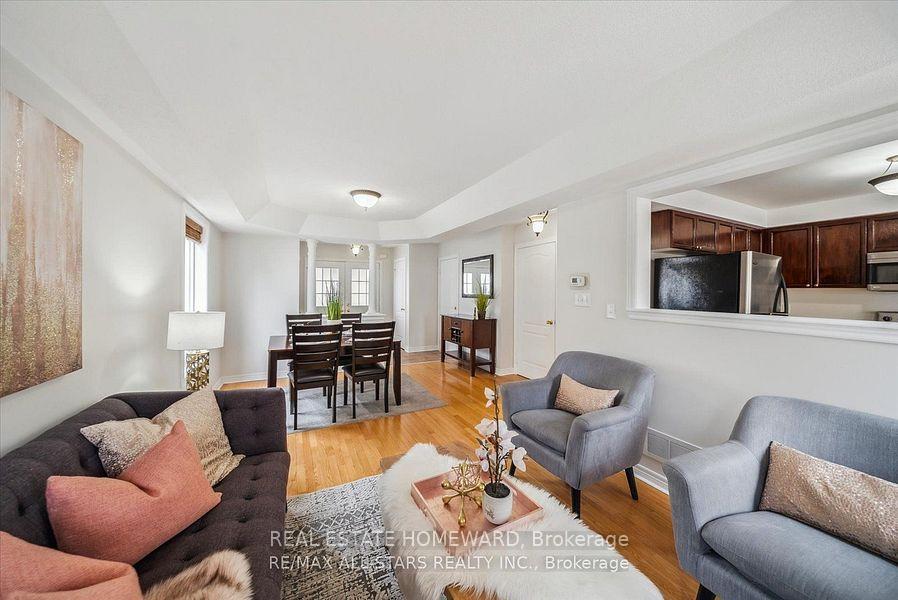 Photo 9 of 38 Ian Drive, Georgina, Keswick South — HOMEH