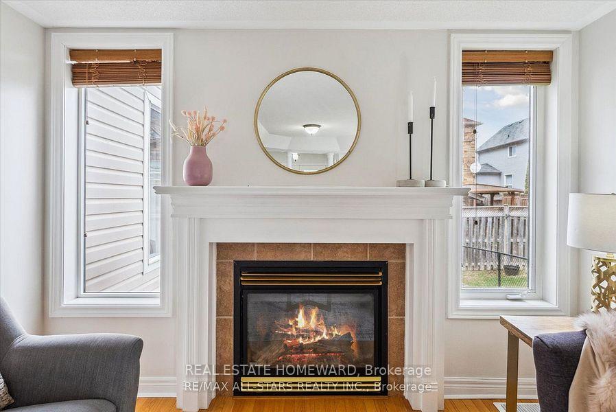 Photo 11 of 38 Ian Drive, Georgina, Keswick South — HOMEH