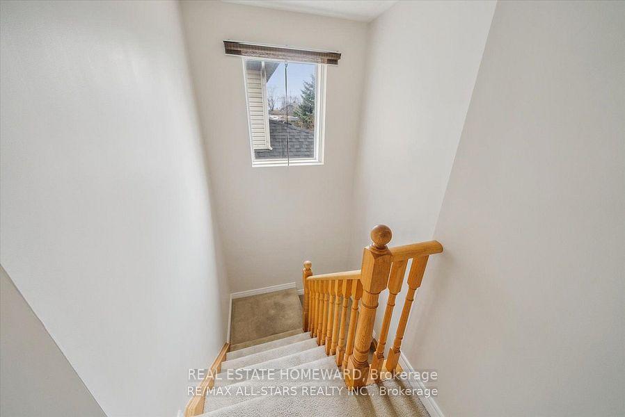Photo 20 of 38 Ian Drive, Georgina, Keswick South — HOMEH