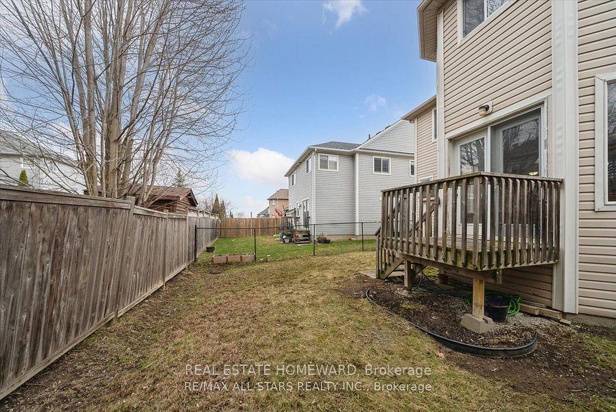 Photo 37 of 38 Ian Drive, Georgina, Keswick South — HOMEH