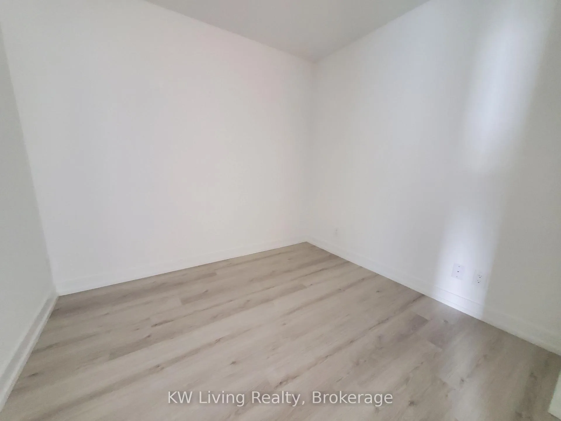 Photo 8 of Unit 2910, 33 Helendale Avenue, Toronto, Mount Pleasant West — HOMEH
