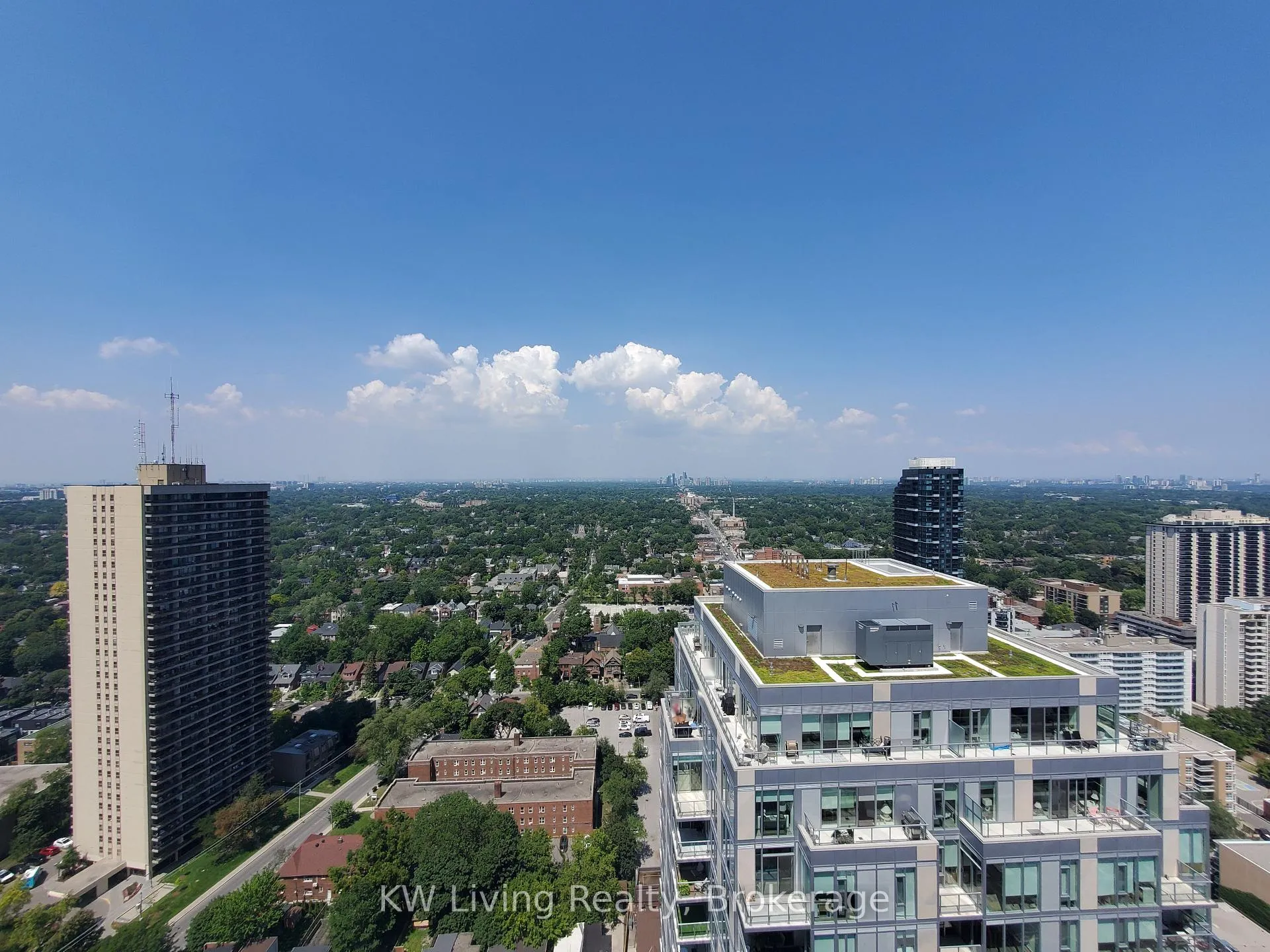 Photo 10 of Unit 2910, 33 Helendale Avenue, Toronto, Mount Pleasant West — HOMEH