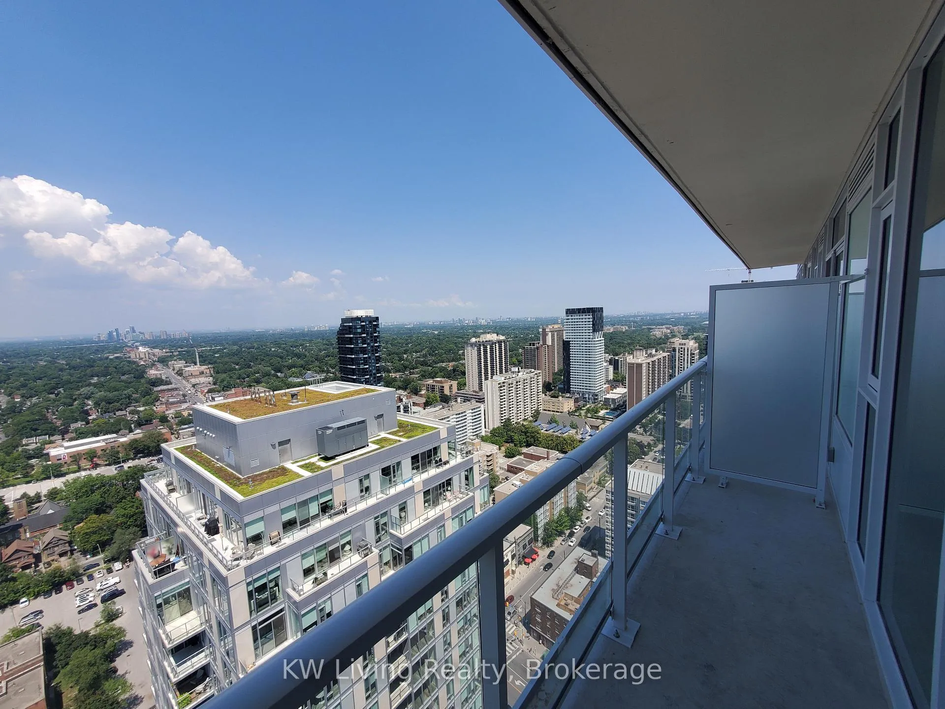 Photo 12 of Unit 2910, 33 Helendale Avenue, Toronto, Mount Pleasant West — HOMEH