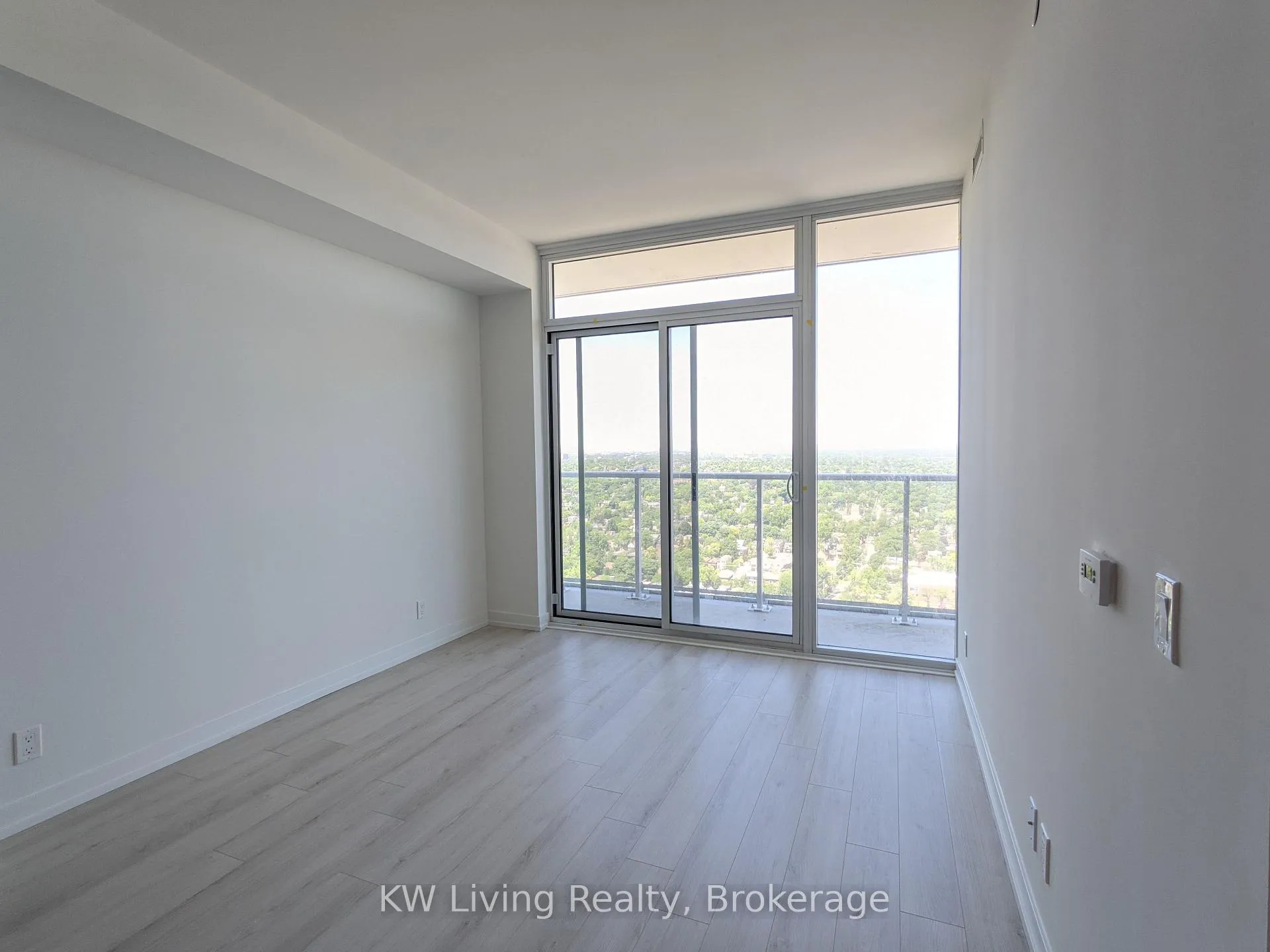 Photo 15 of Unit 2910, 33 Helendale Avenue, Toronto, Mount Pleasant West — HOMEH
