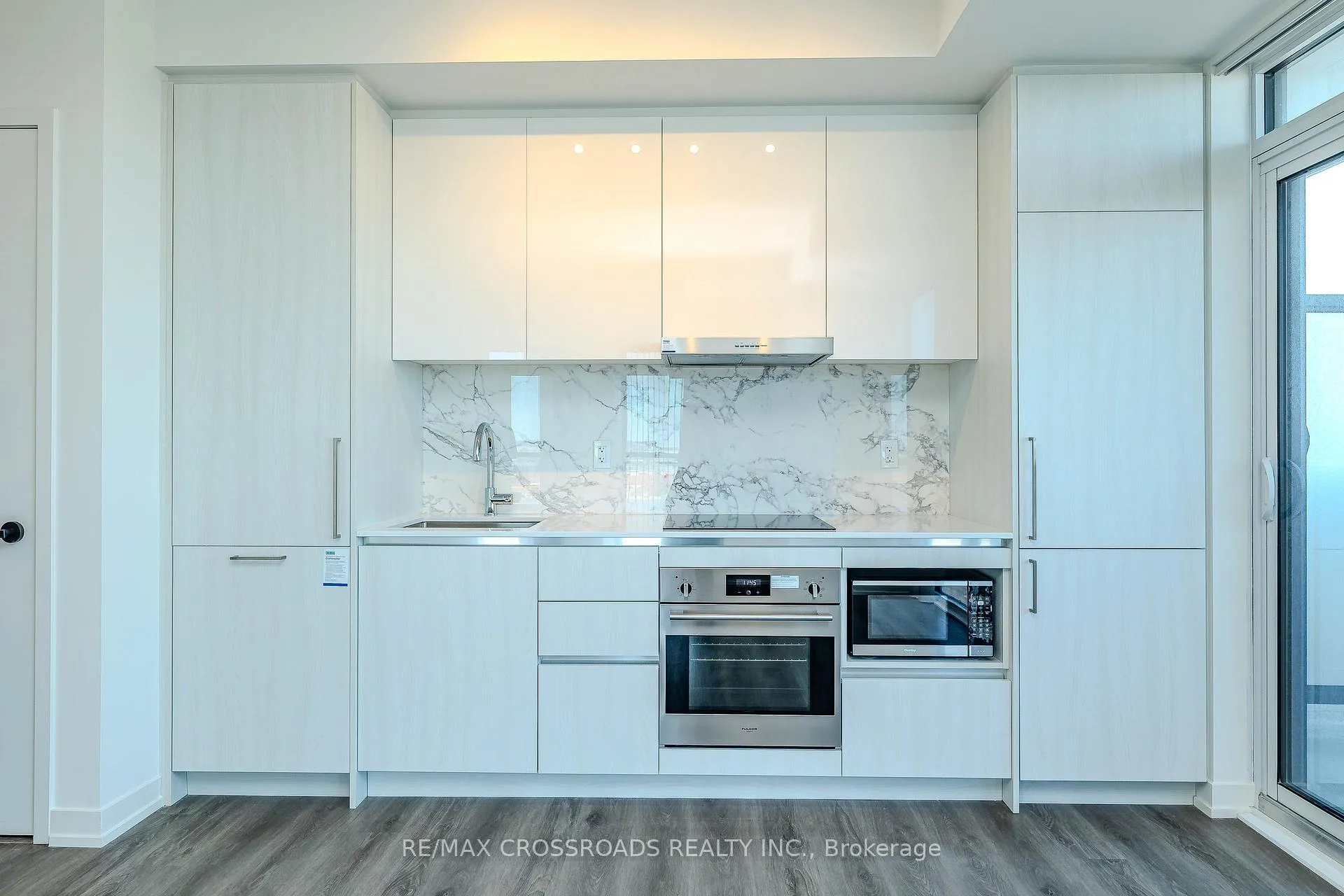 Photo 11 of Unit 1209, 225 Commerce Street, Vaughan, Vaughan Corporate Centre — HOMEH