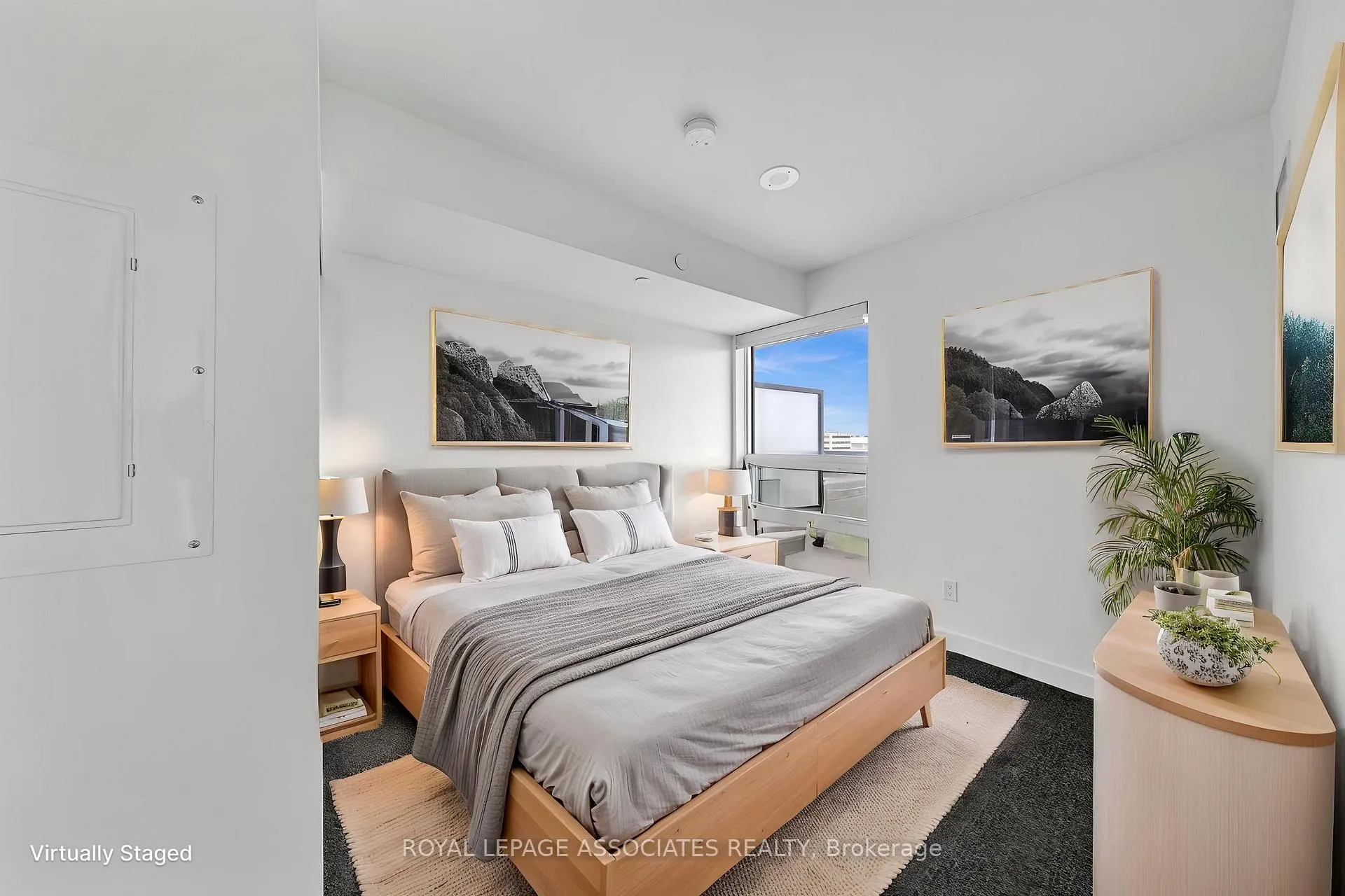 Photo 9 of Unit 910, 120 Varna Drive, Toronto, Englemount-Lawrence — HOMEH