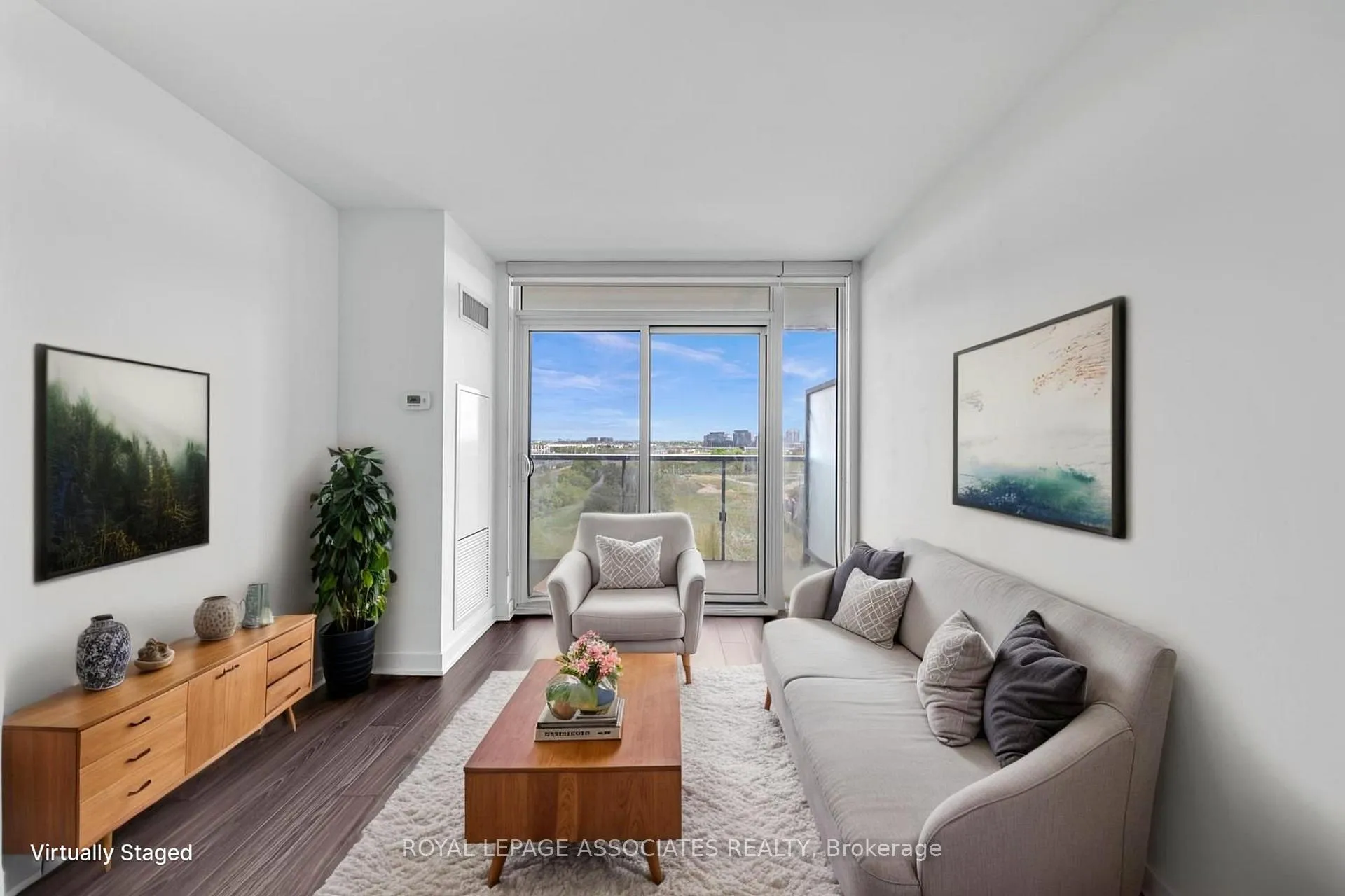 Photo 10 of Unit 910, 120 Varna Drive, Toronto, Englemount-Lawrence — HOMEH
