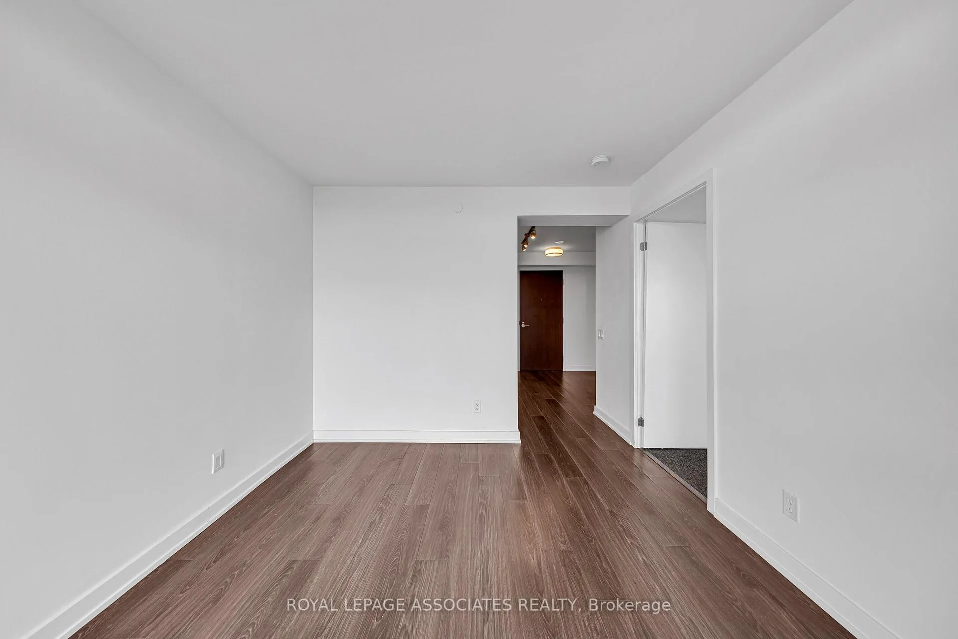 Photo 12 of Unit 910, 120 Varna Drive, Toronto, Englemount-Lawrence — HOMEH