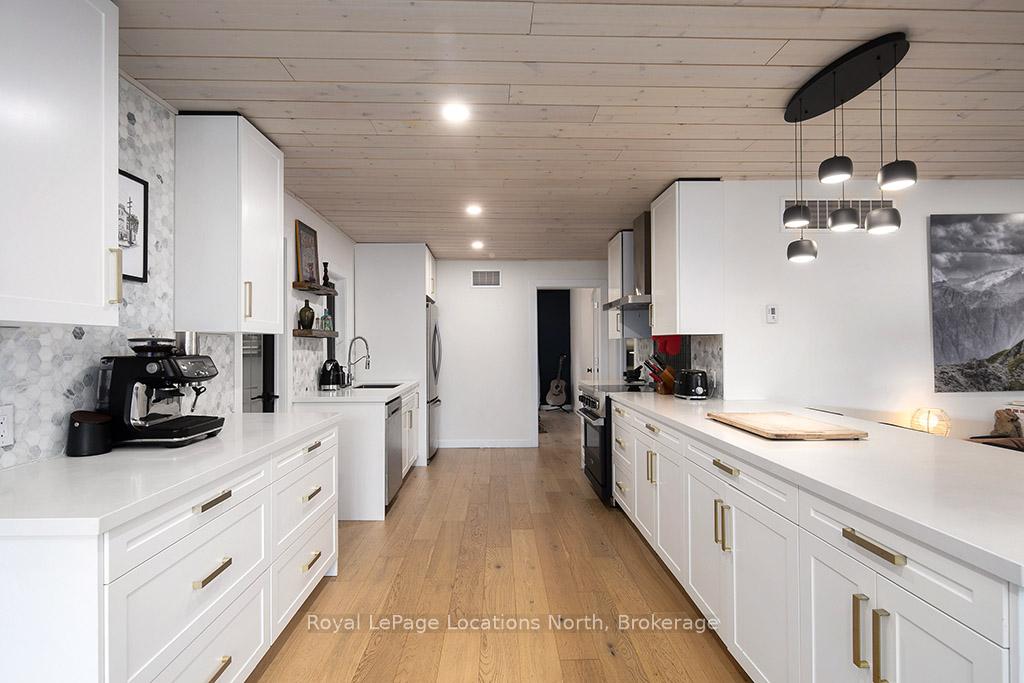 Photo 15 of 8430 21 22 Nottawasaga Side Road, Clearview, Rural Clearview — HOMEH