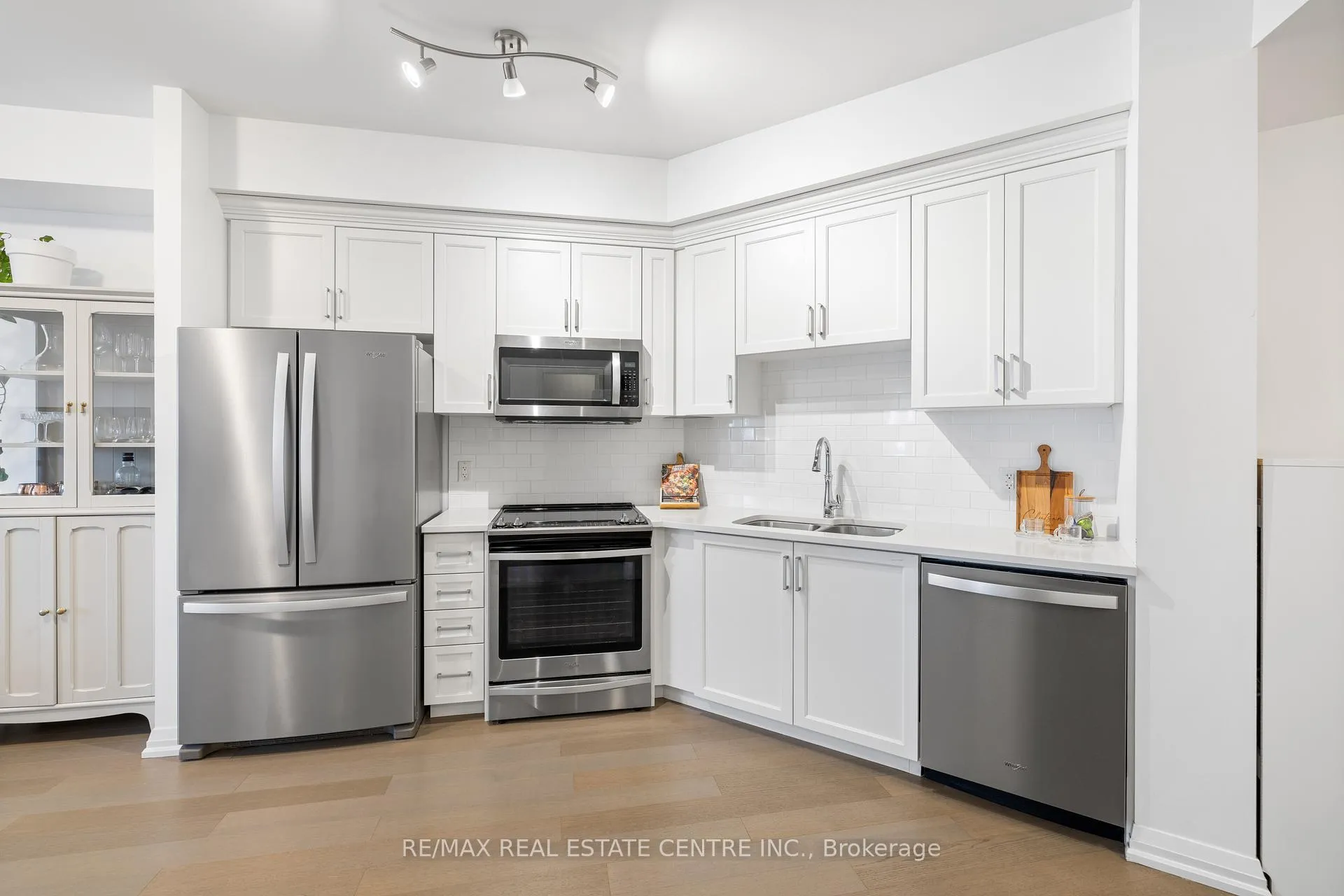 Photo 10 of Unit 1311, 155 Caroline Street S, Waterloo — HOMEH