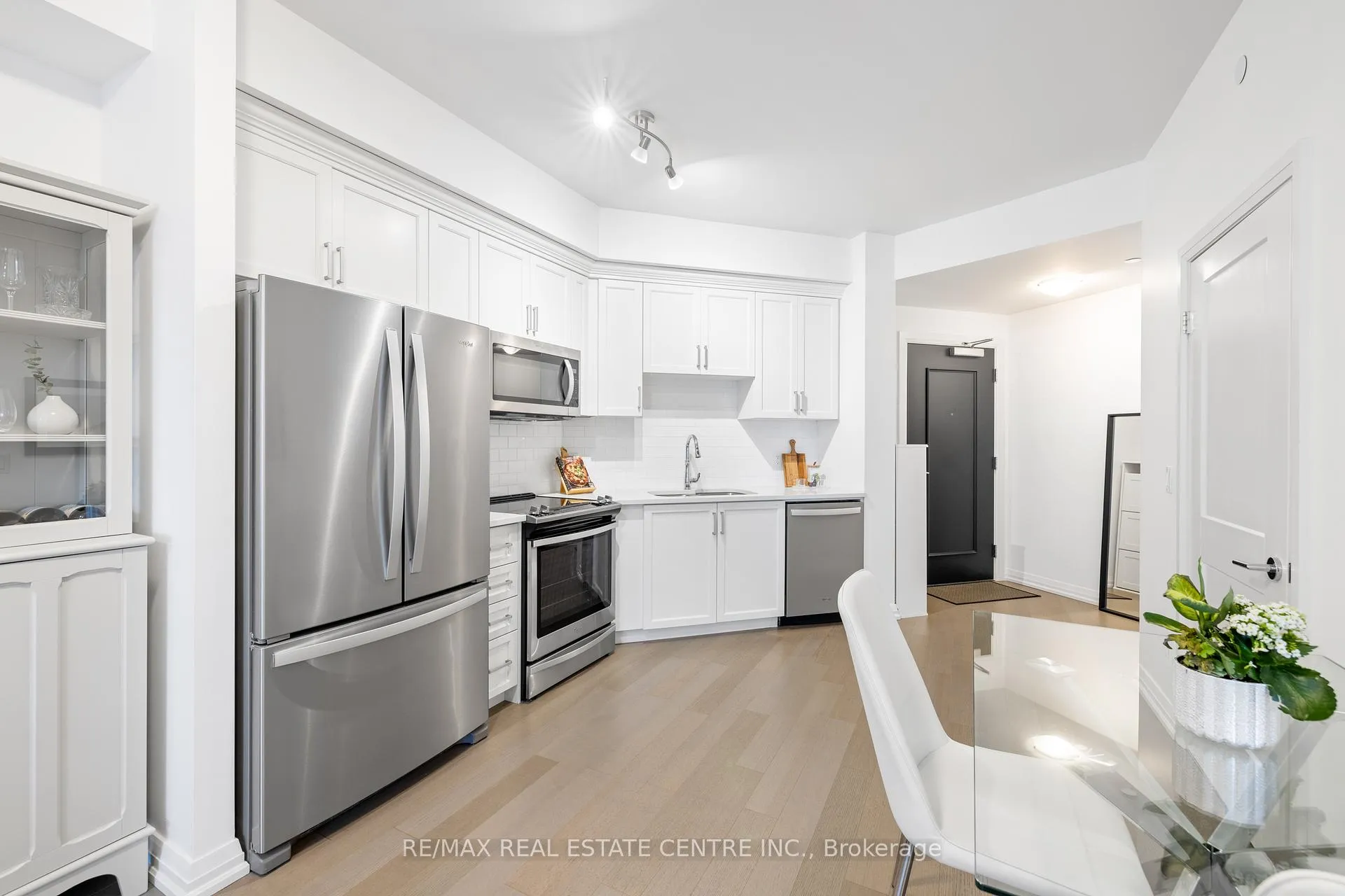 Photo 12 of Unit 1311, 155 Caroline Street S, Waterloo — HOMEH