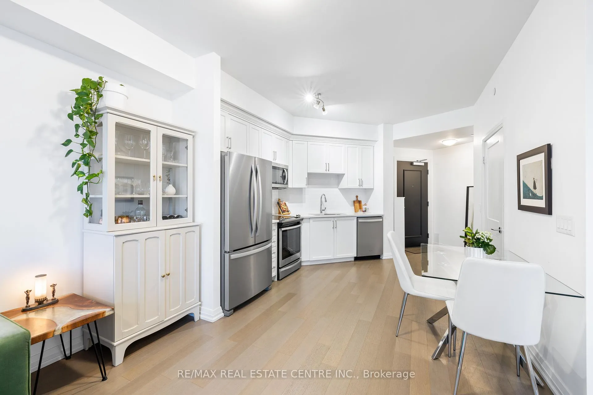 Photo 13 of Unit 1311, 155 Caroline Street S, Waterloo — HOMEH