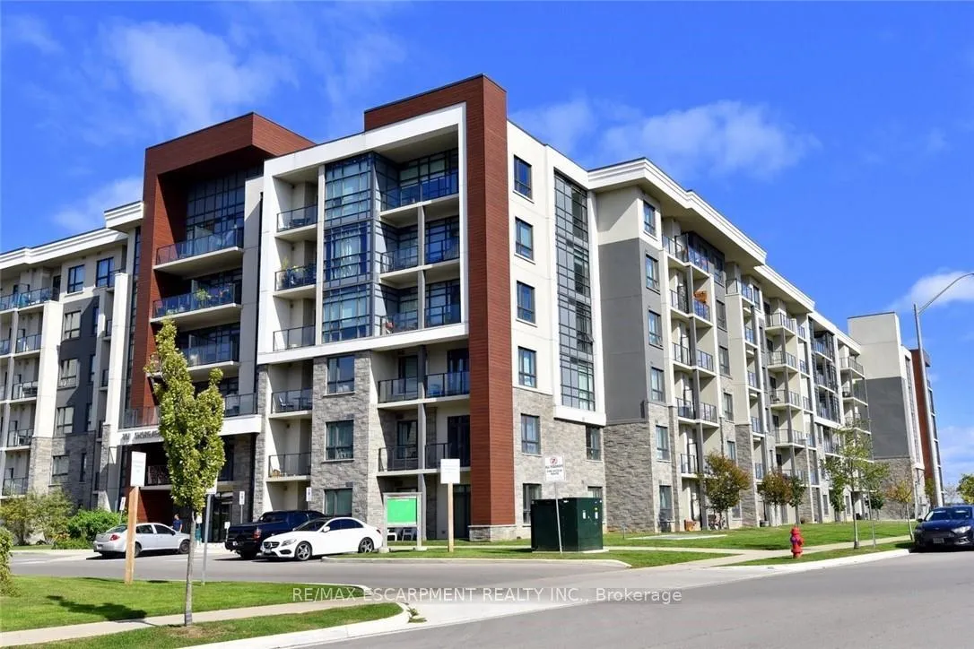 Photo 3 of Unit 227, 101 Shoreview Place, Hamilton, Stoney Creek — HOMEH