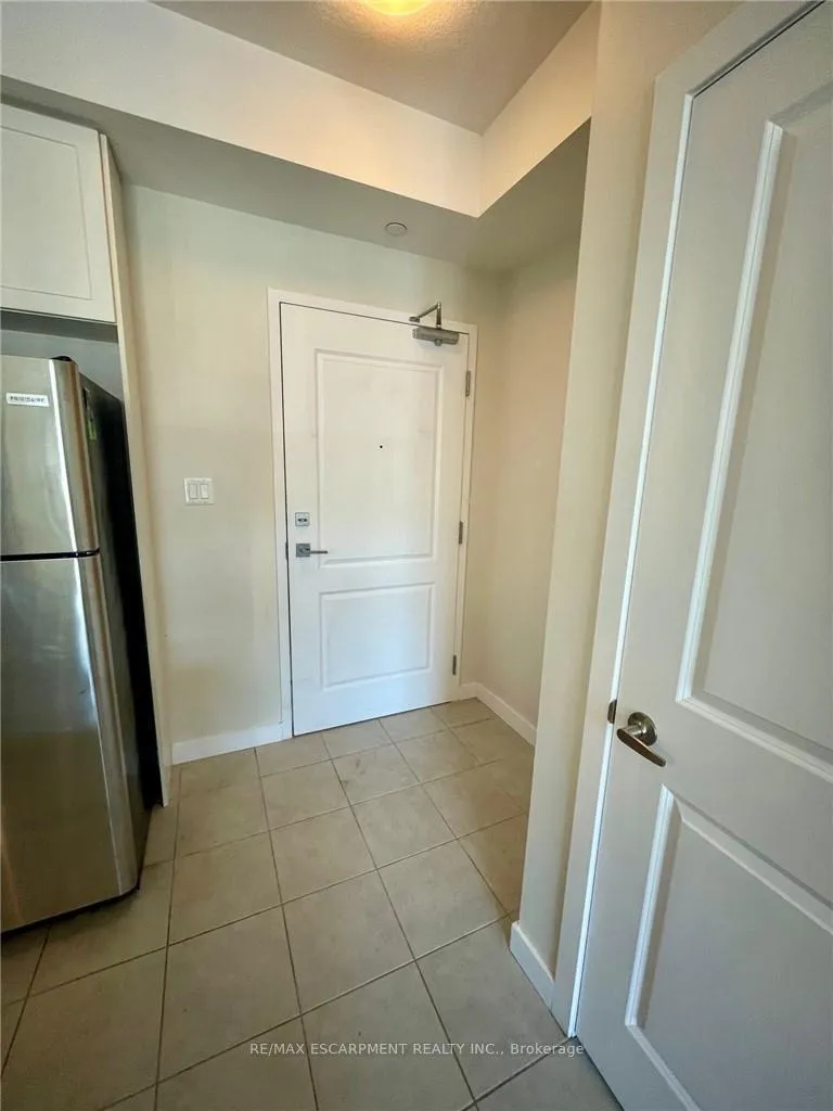 Photo 6 of Unit 227, 101 Shoreview Place, Hamilton, Stoney Creek — HOMEH